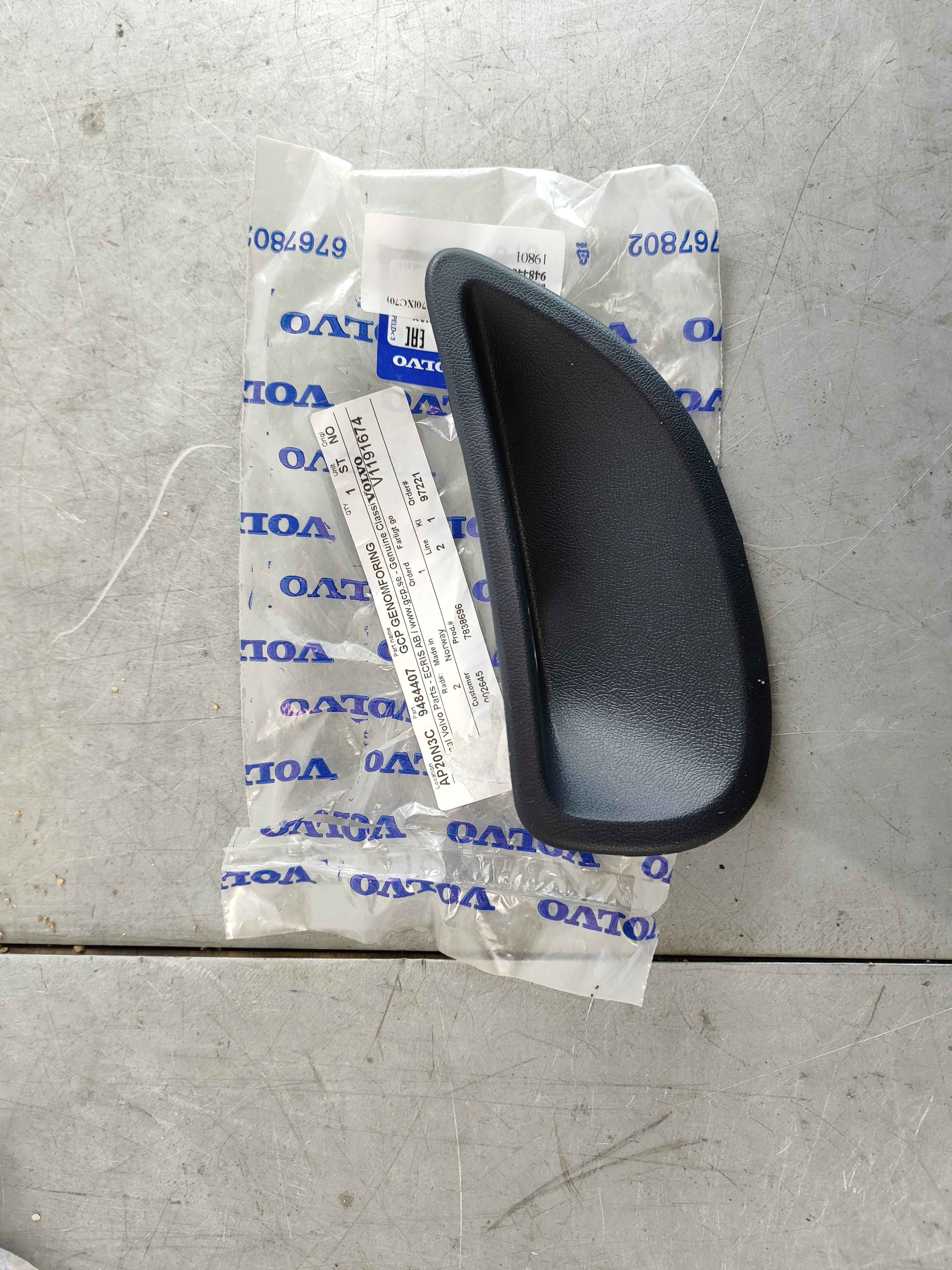 Gcp grommet, blue, , l.h (V70|XC70)