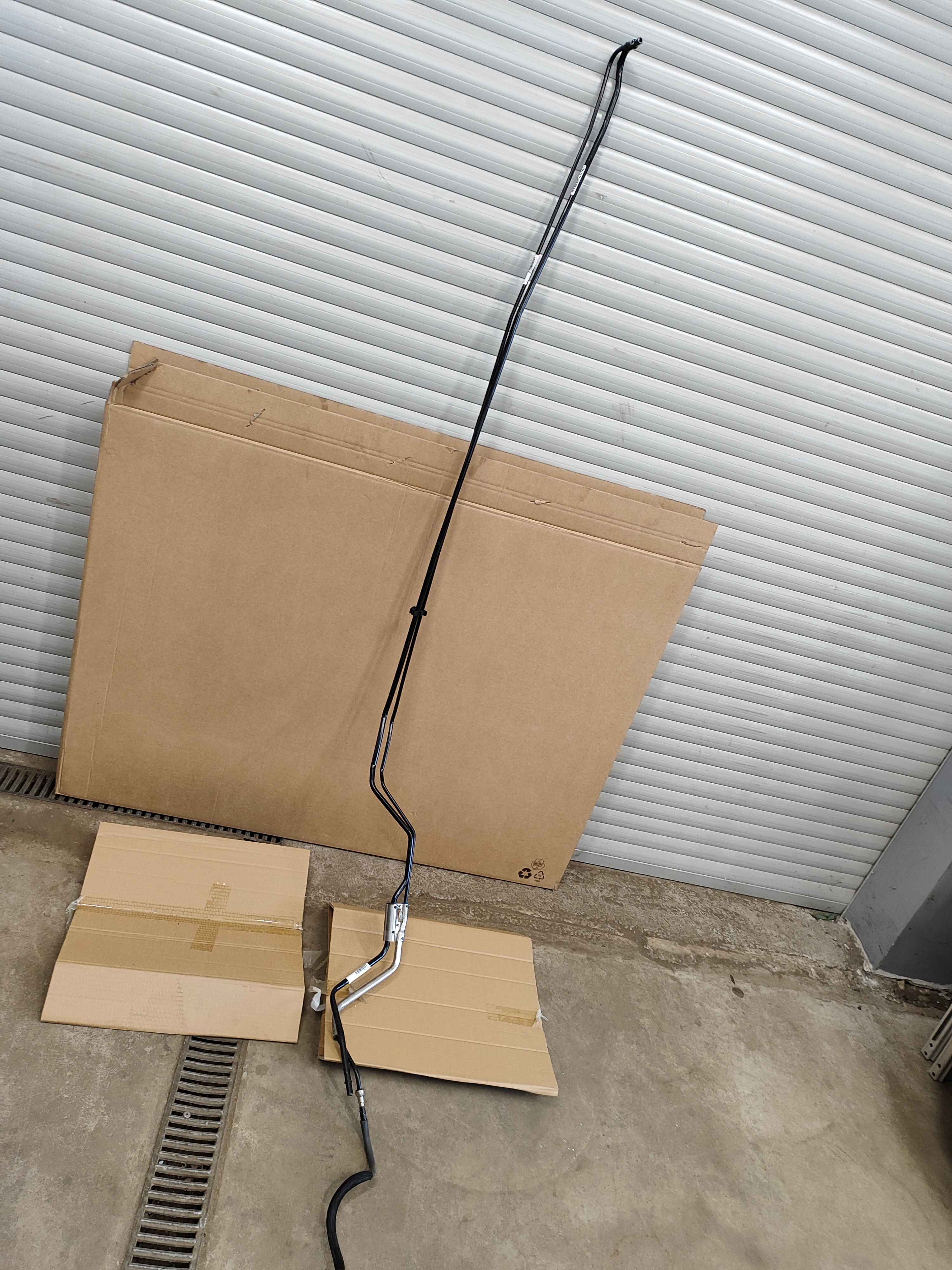 Feed line (XC60 (18-))