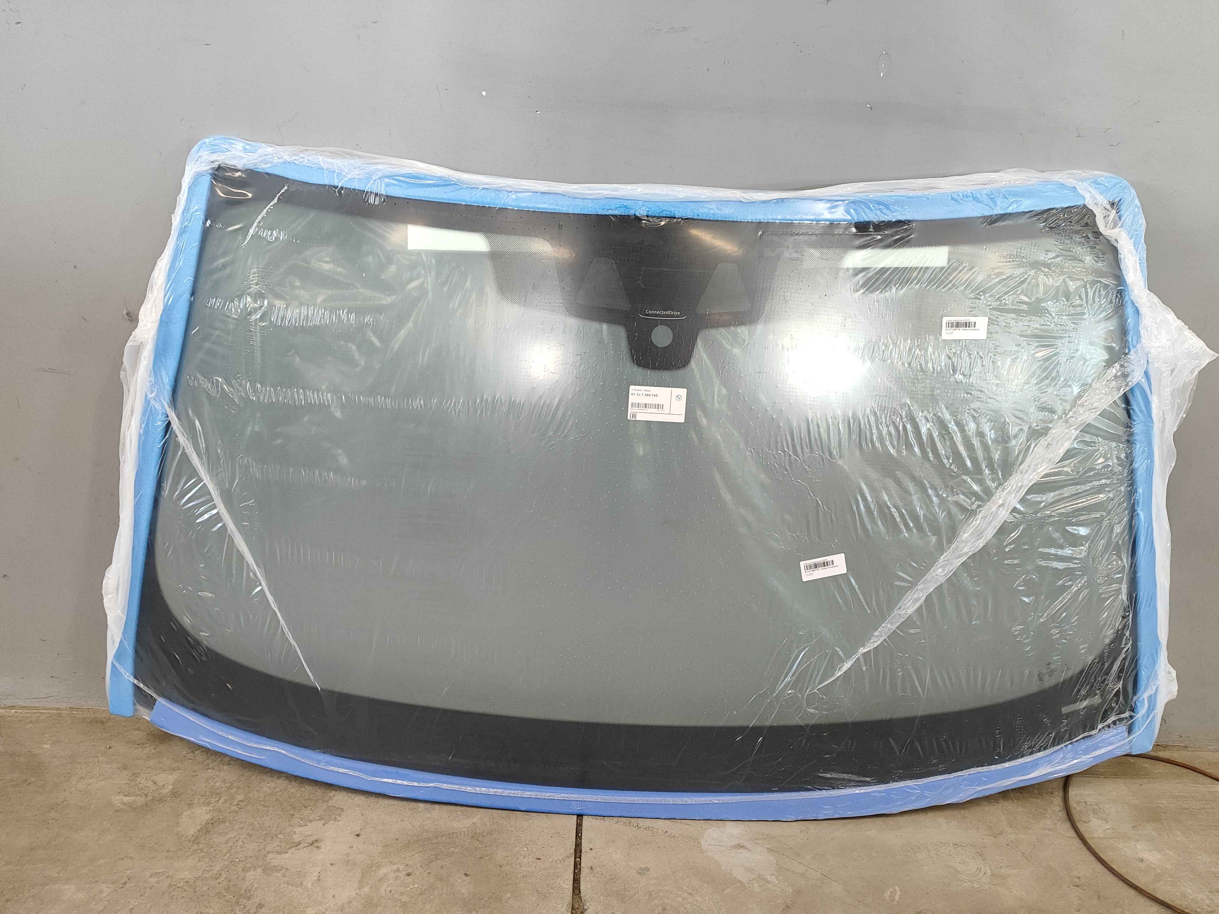 Green windscreen BMW