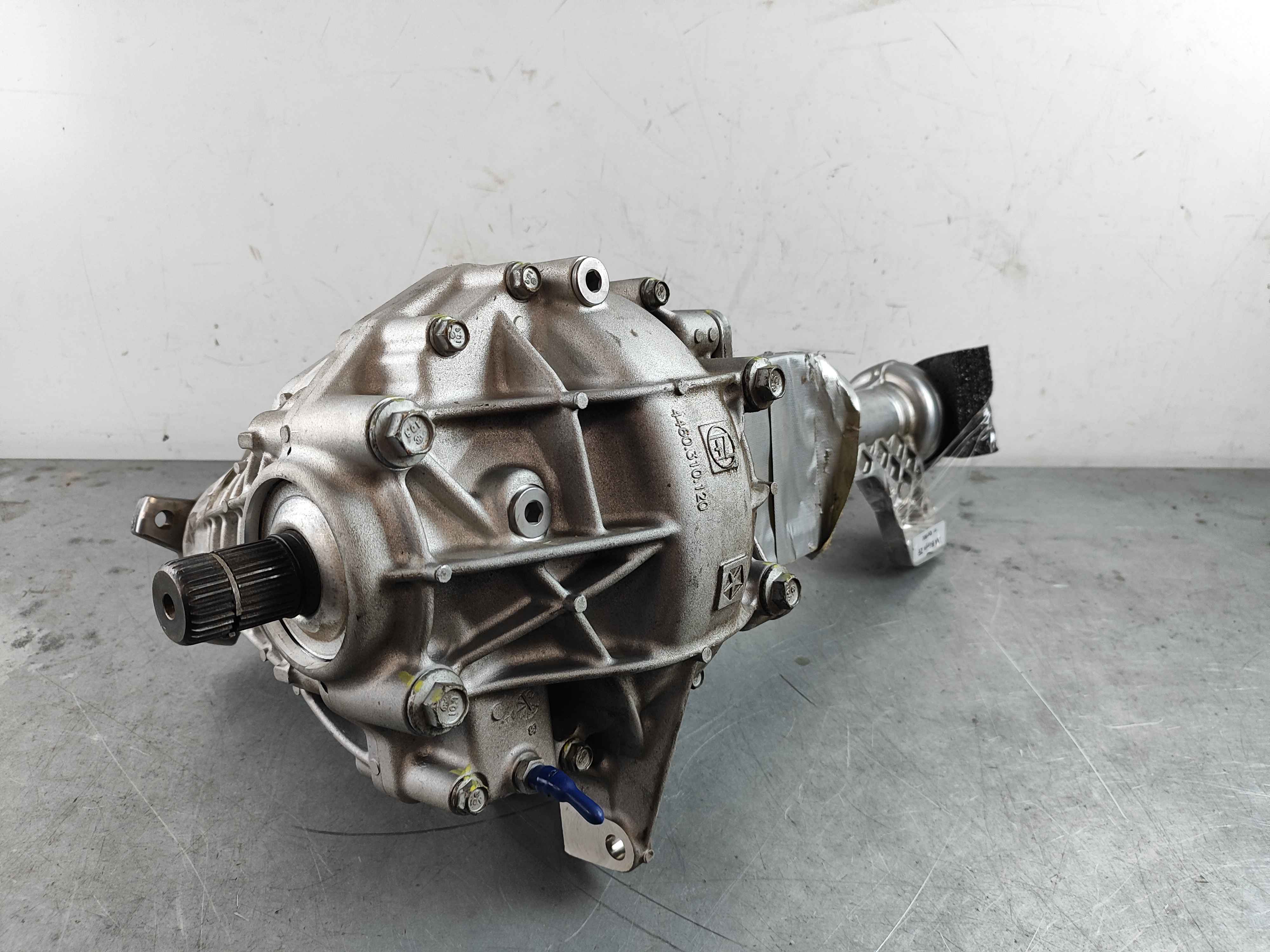 Reduktors priekšējais