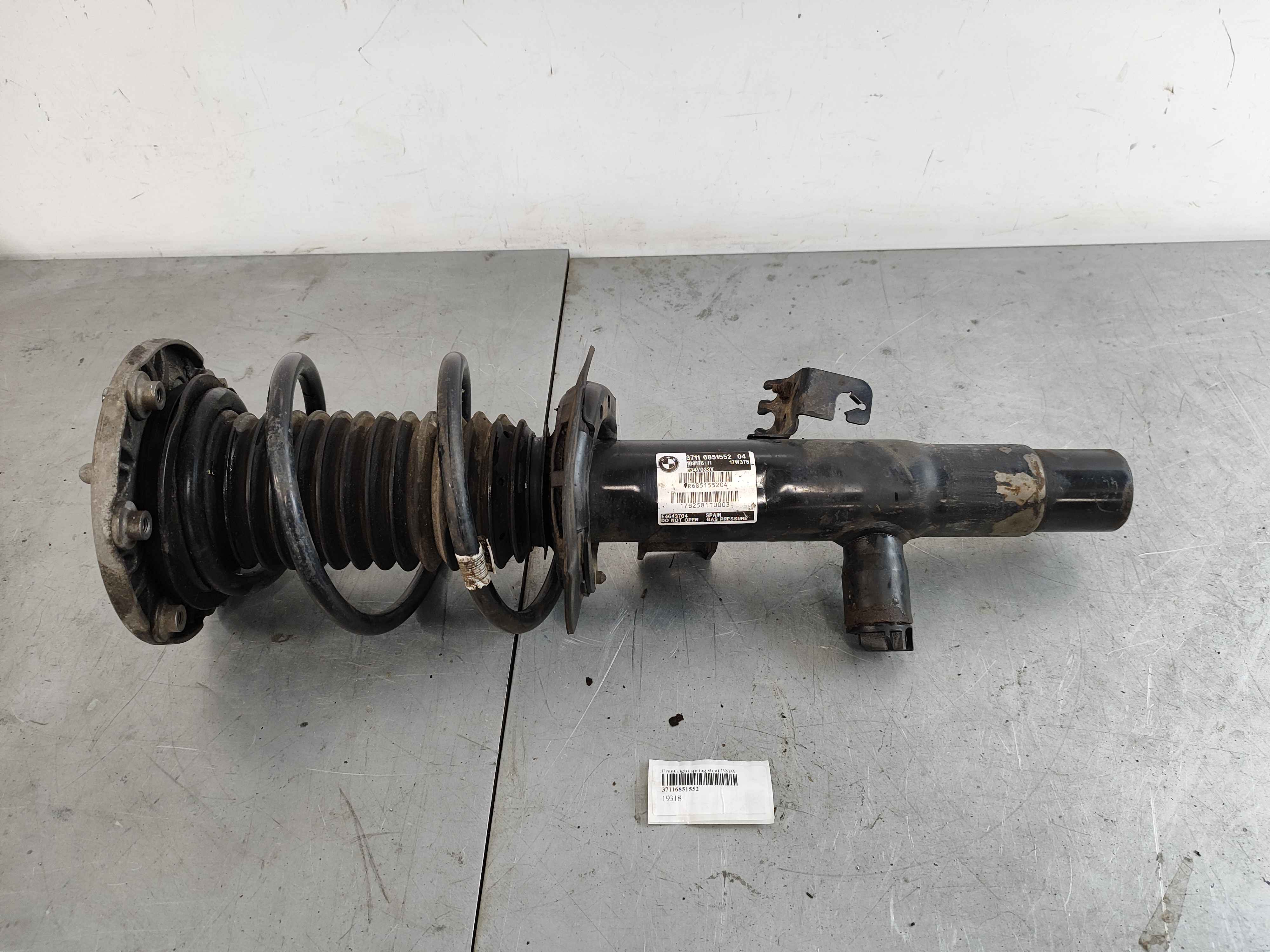 Front right spring strut BMW