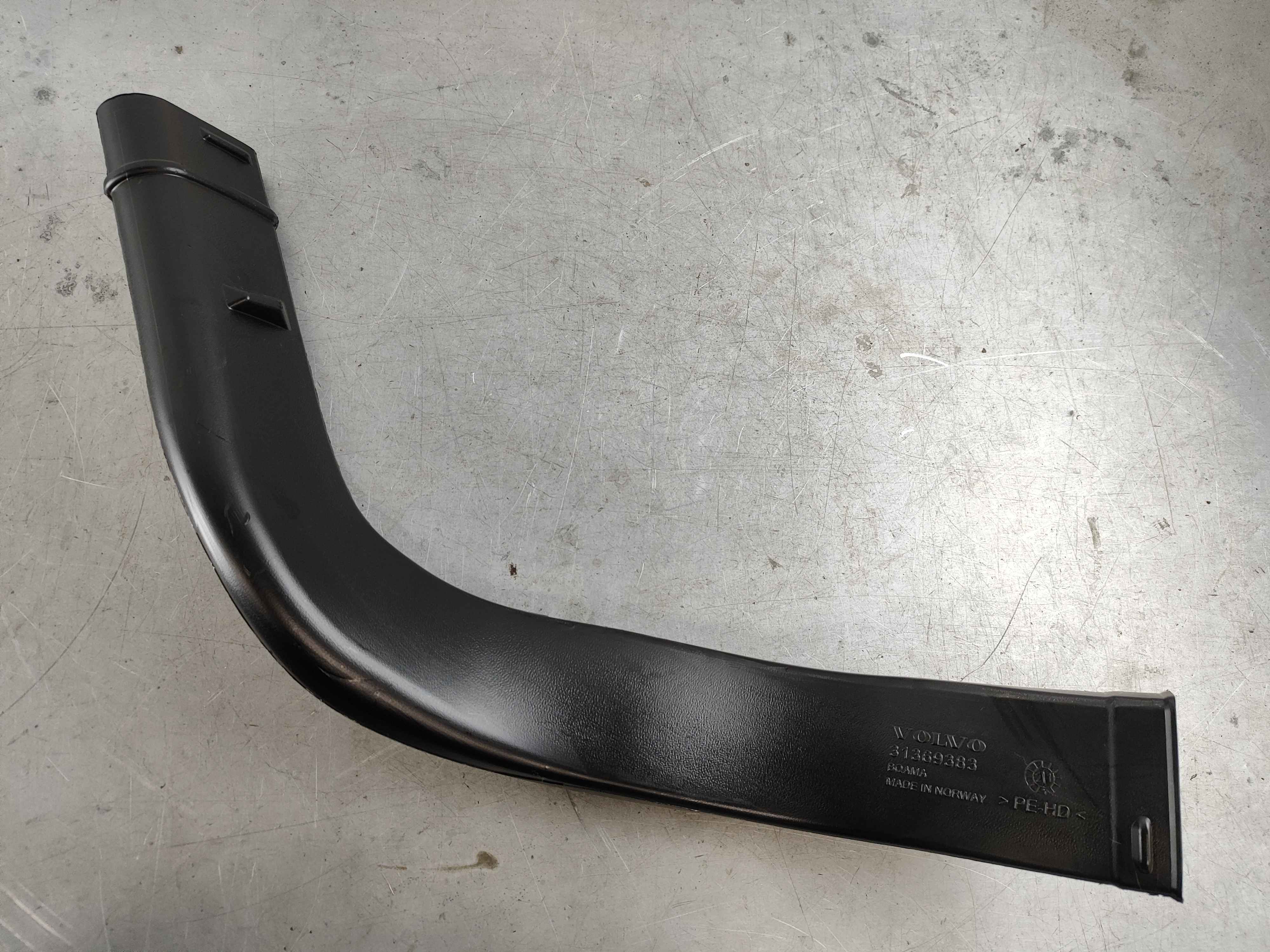 Air duct, B-pillar, right front (XC90 (16-)|XC60 (18-))
