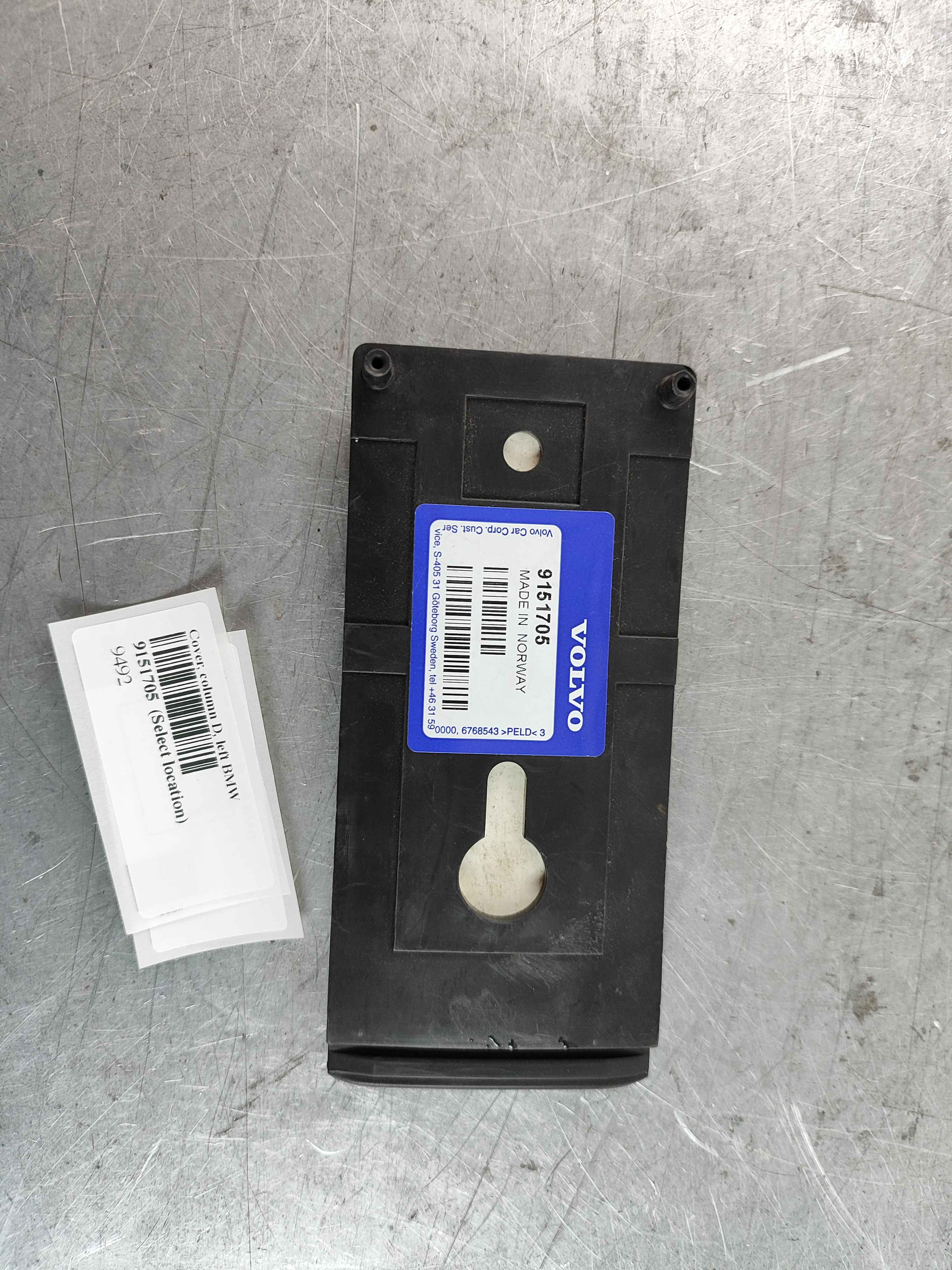 Cover, column D, left BMW