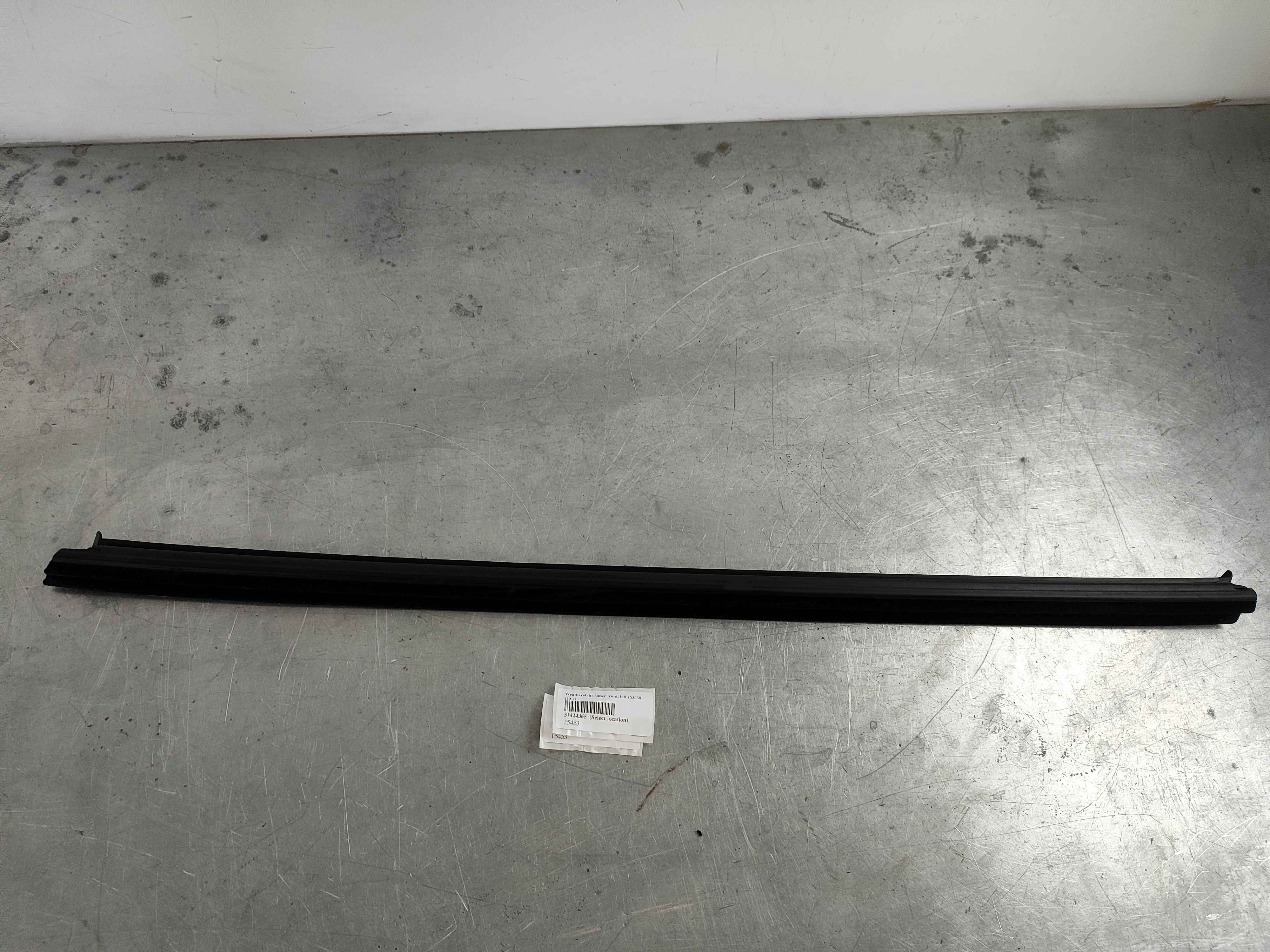 Weatherstrip, inner front, left (XC60 (18-))