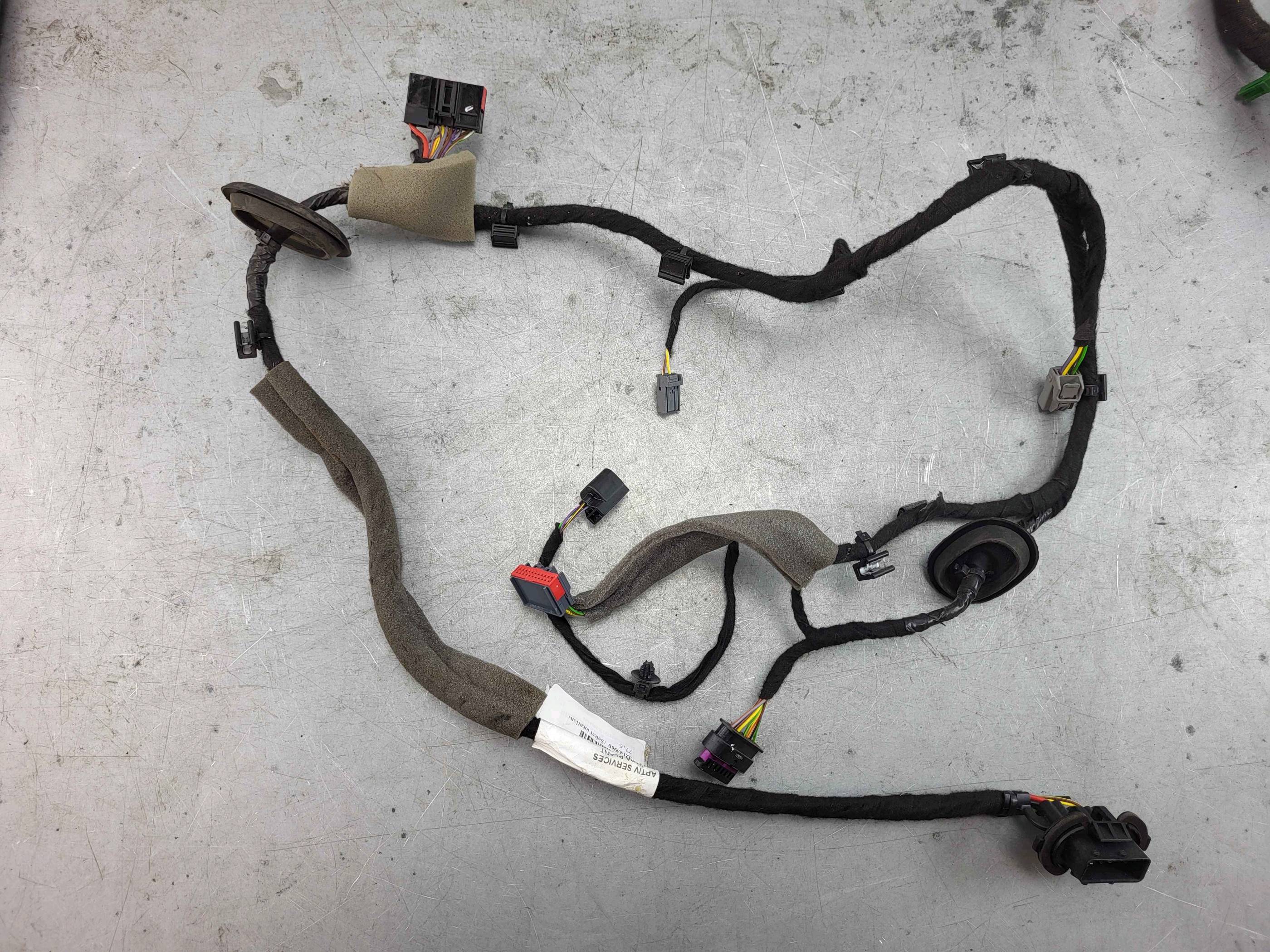 Cable harness, right (XC90 (16-))