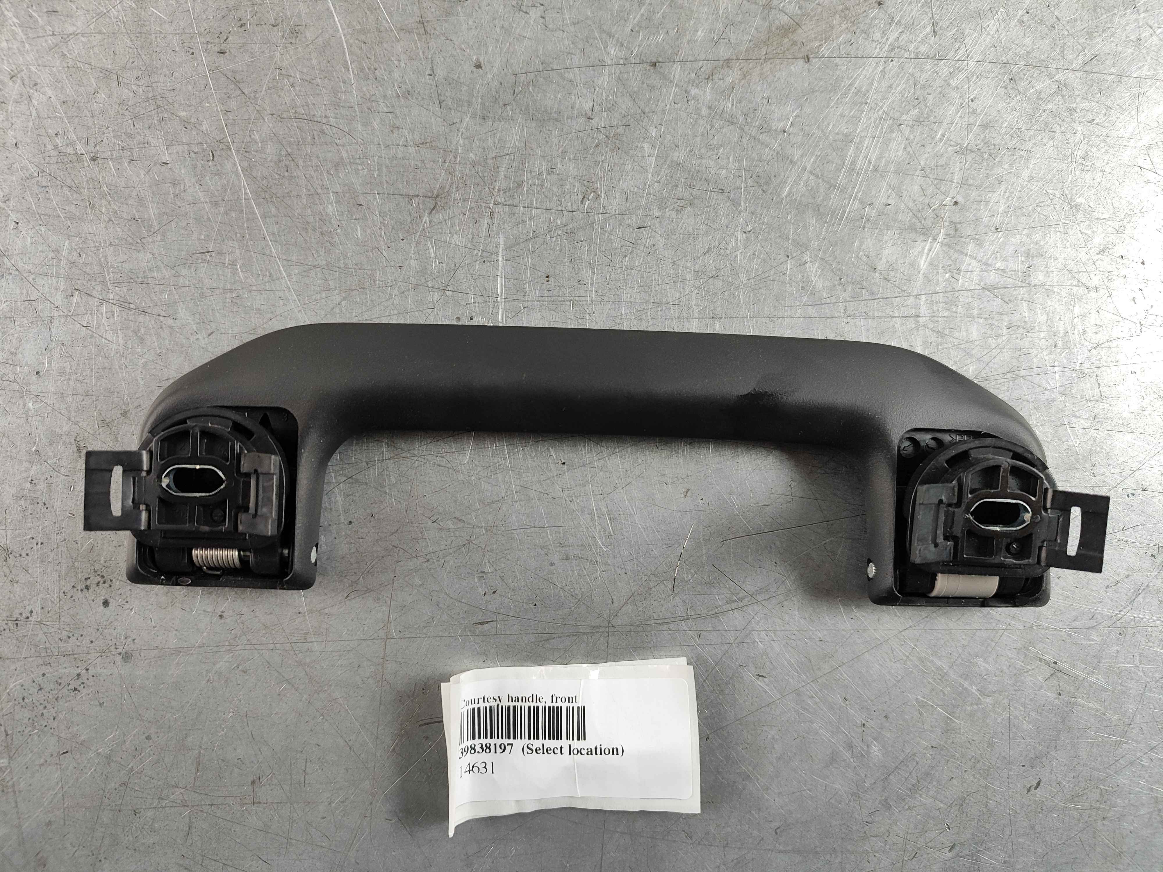 Courtesy handle, front