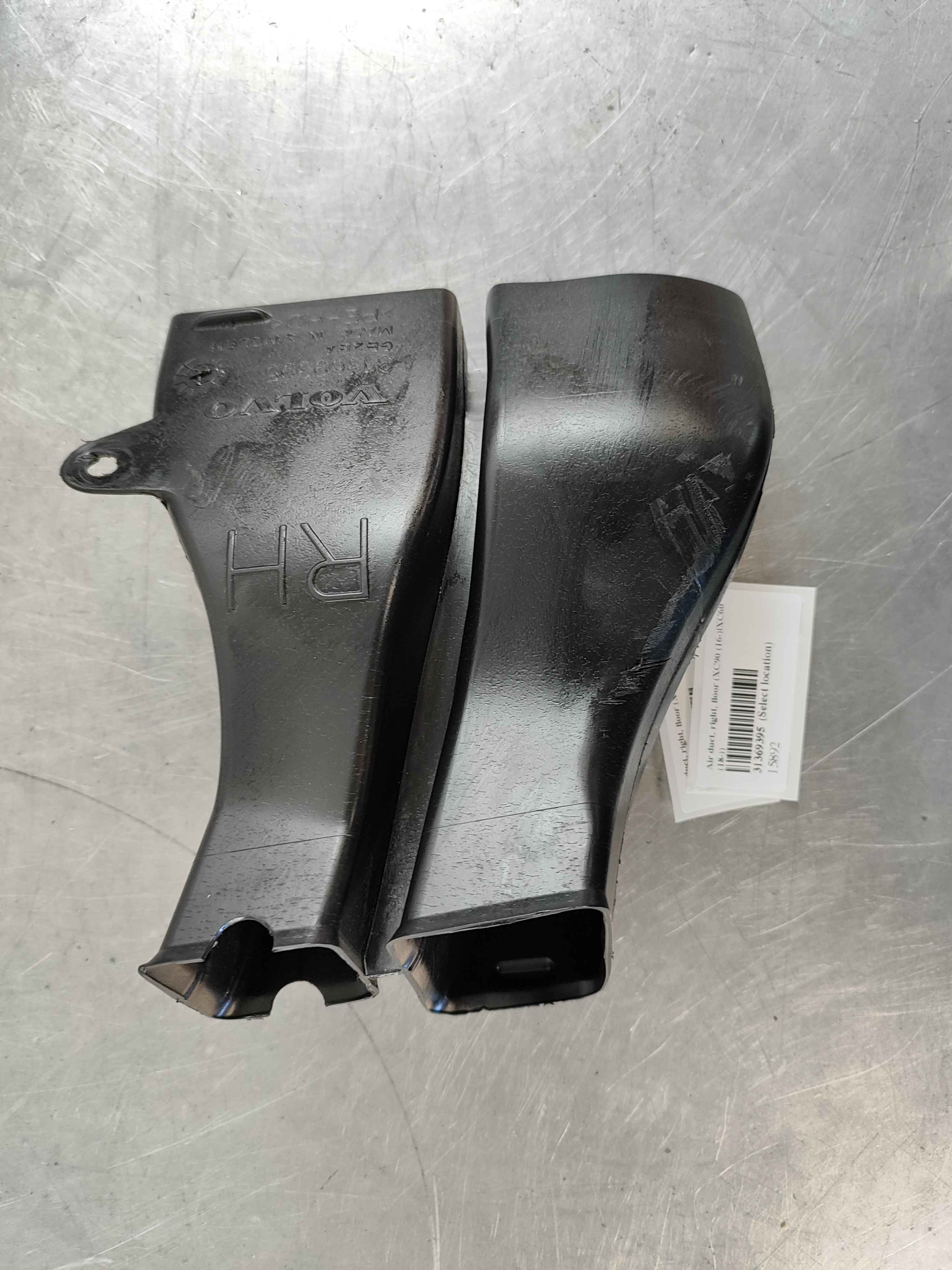 Air duct, right, floor (XC90 (16-)|XC60 (18-))