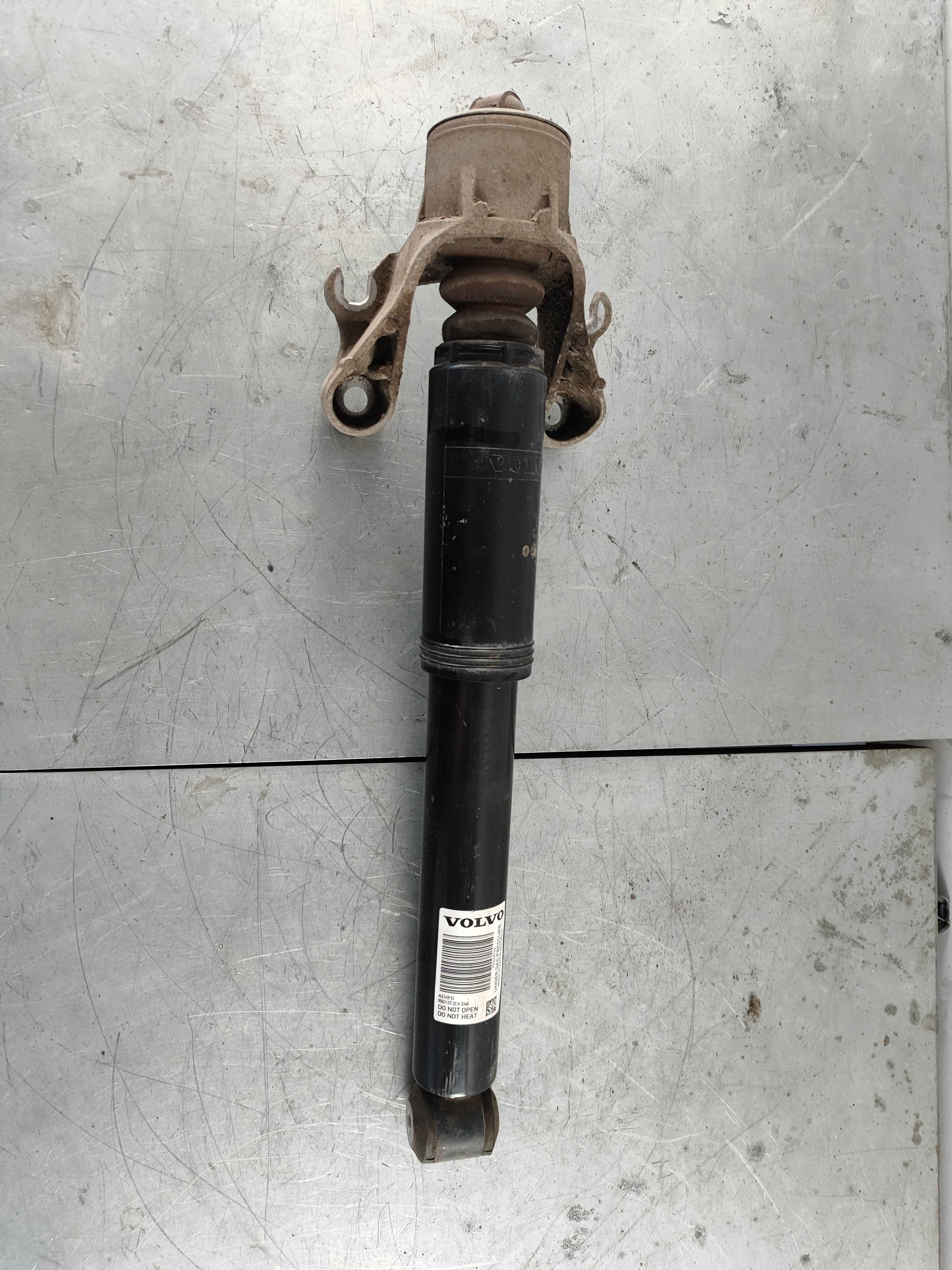 Shock absorber (XC60 (18-))