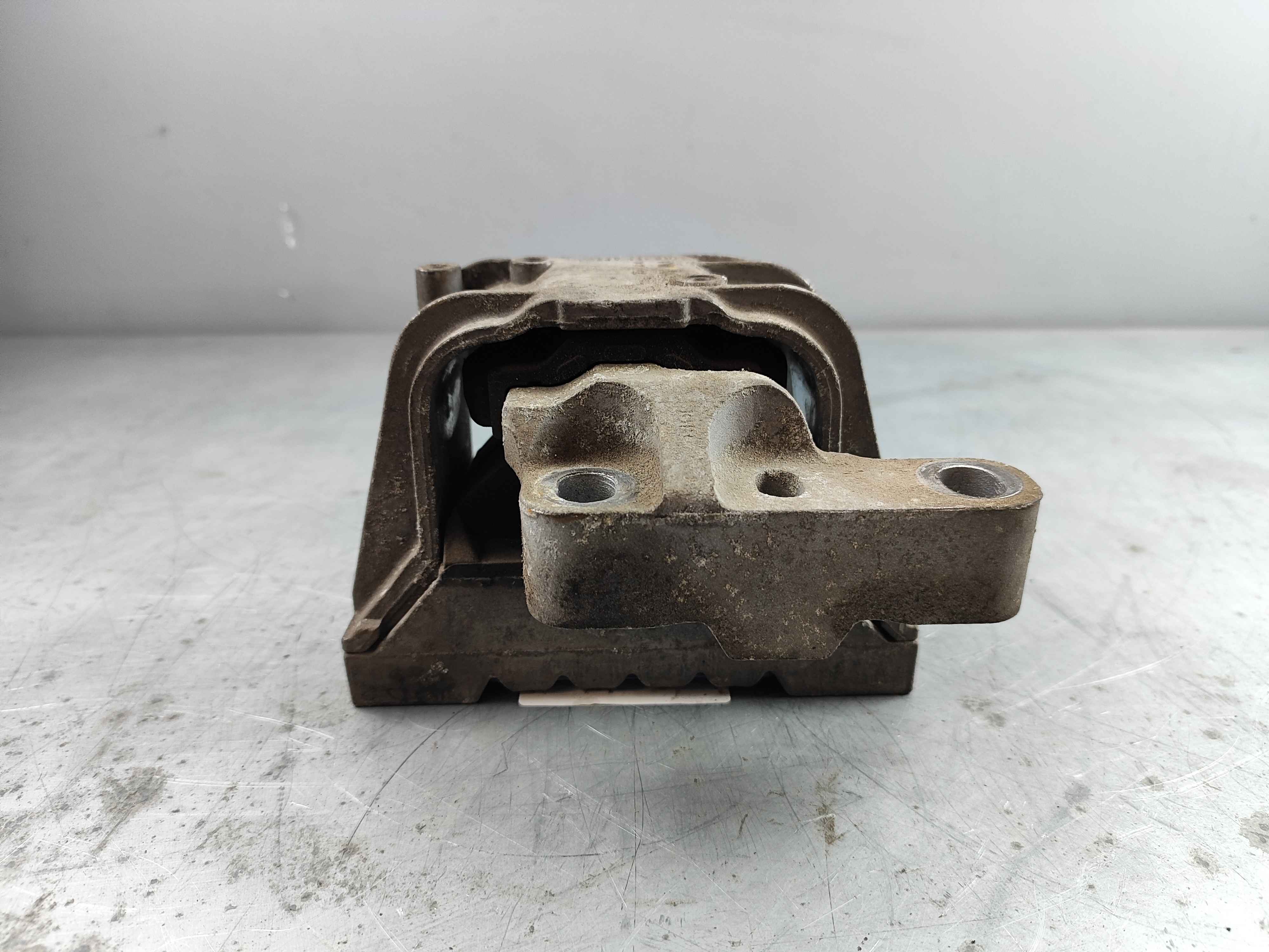 Engine mounting