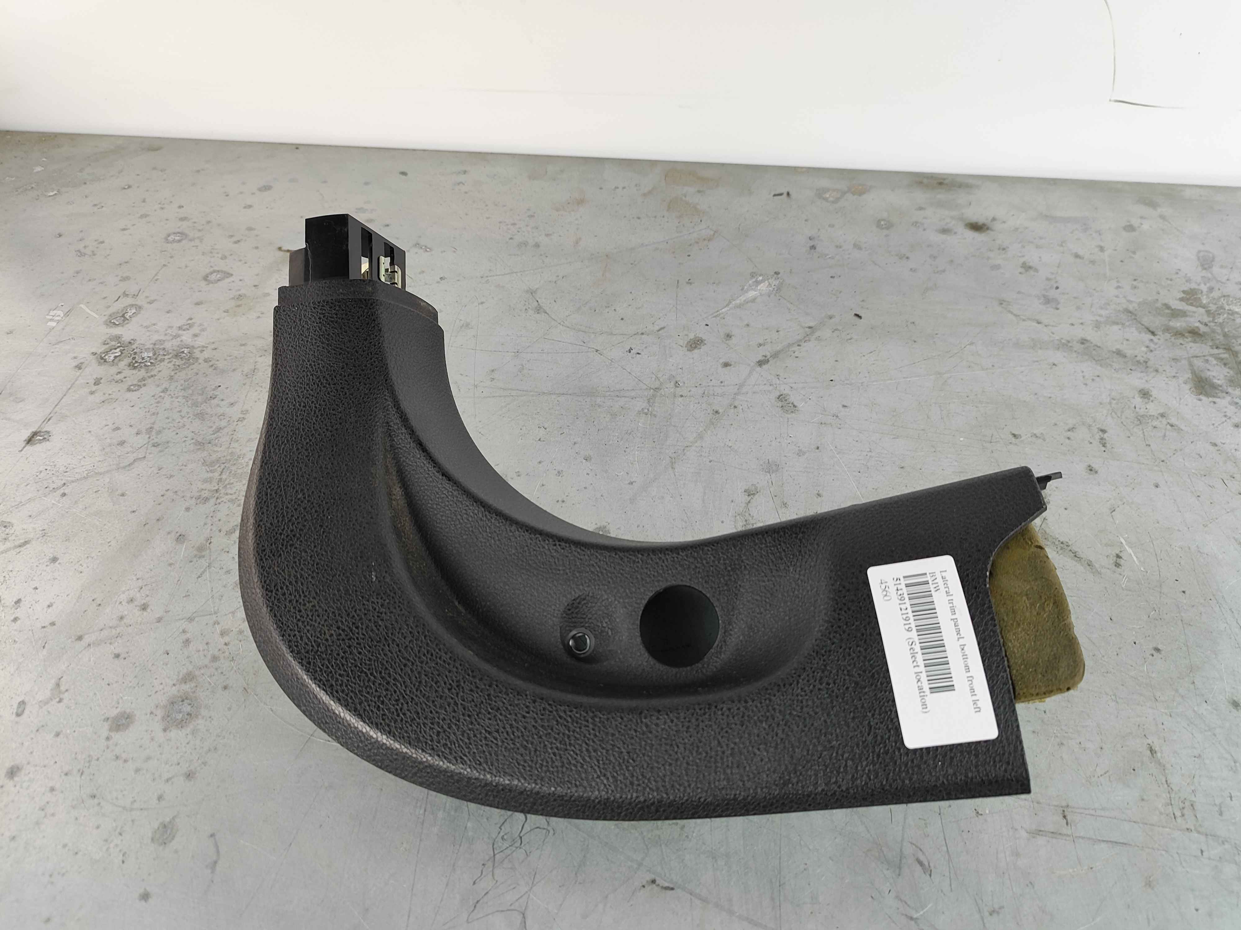 Lateral trim panel, bottom front left BMW