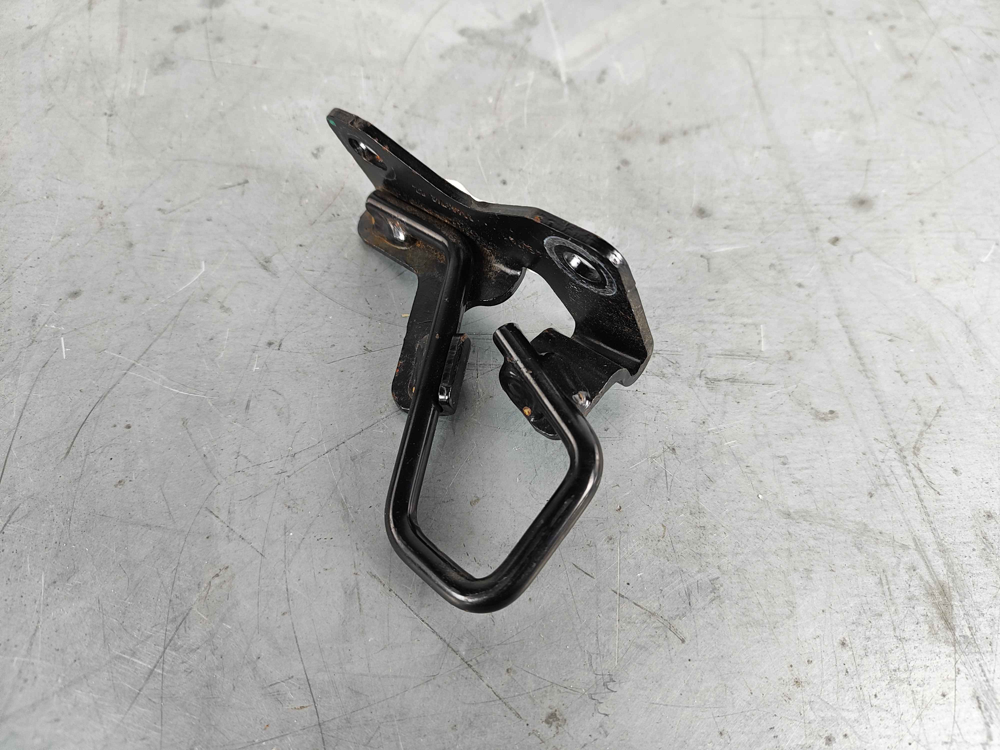 Lock brace, left (XC60 (18-))