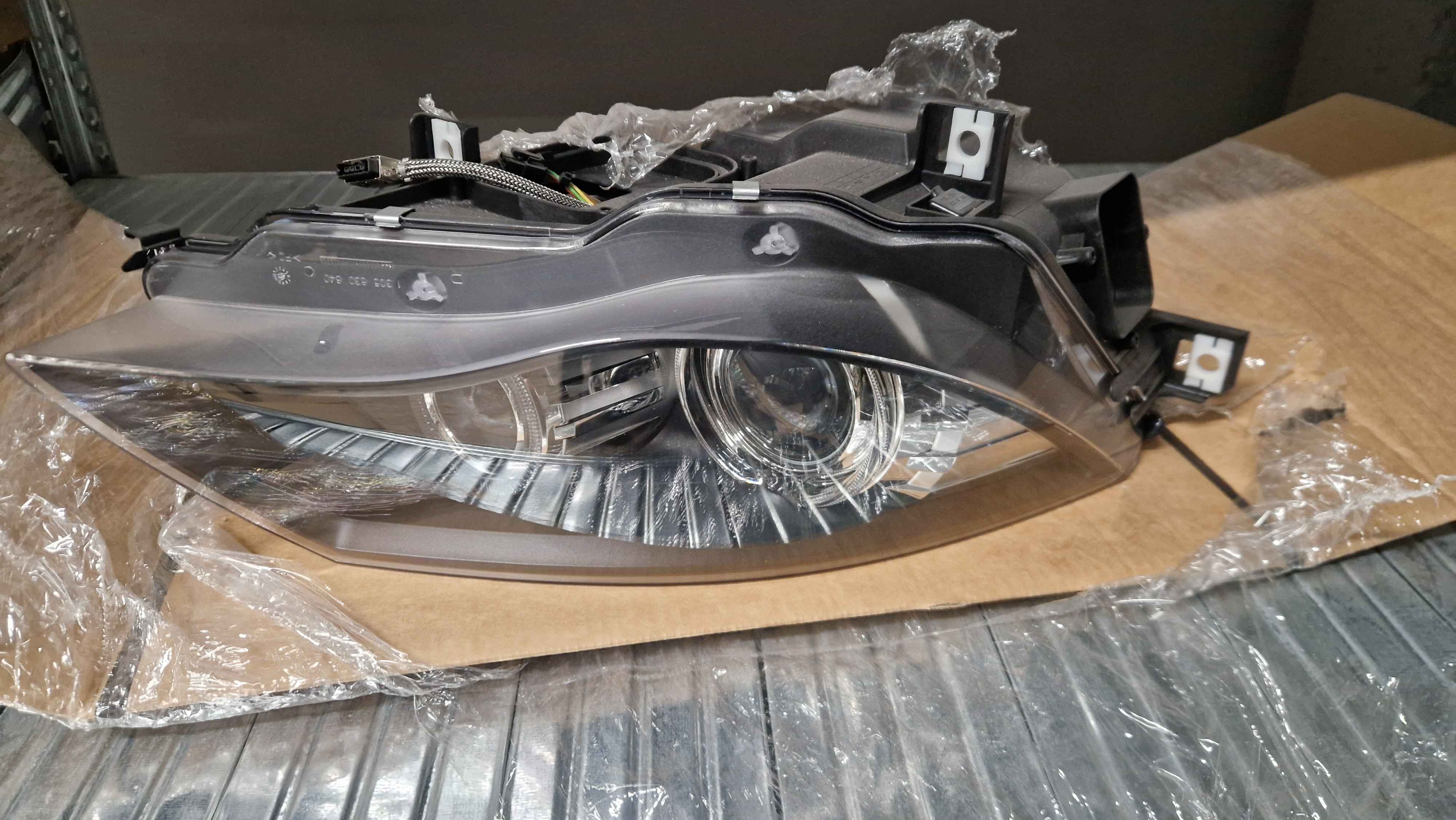 Bi-xenon headlight, right BMW