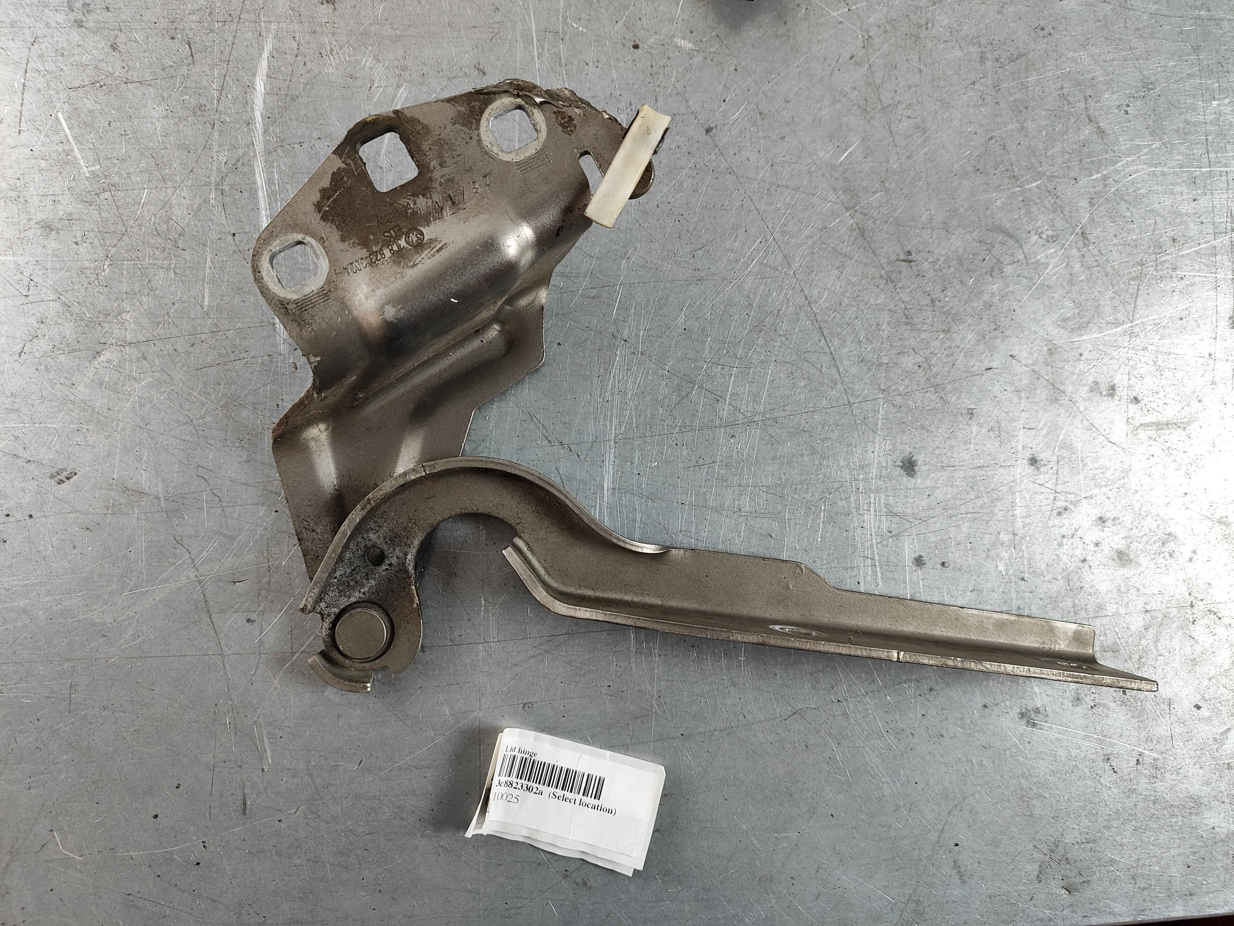 Lid hinge