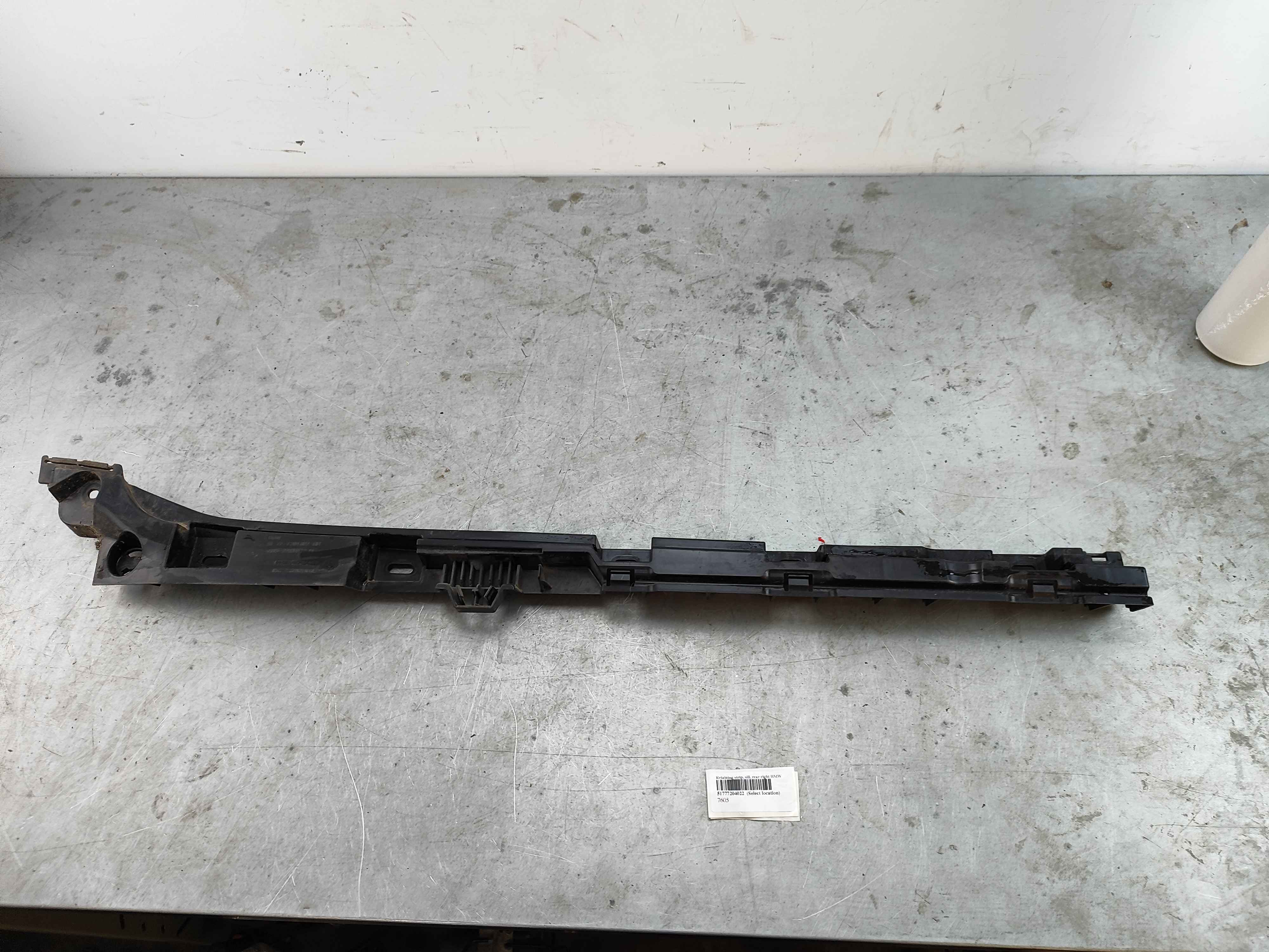 Retaining strip, sill, rear right BMW