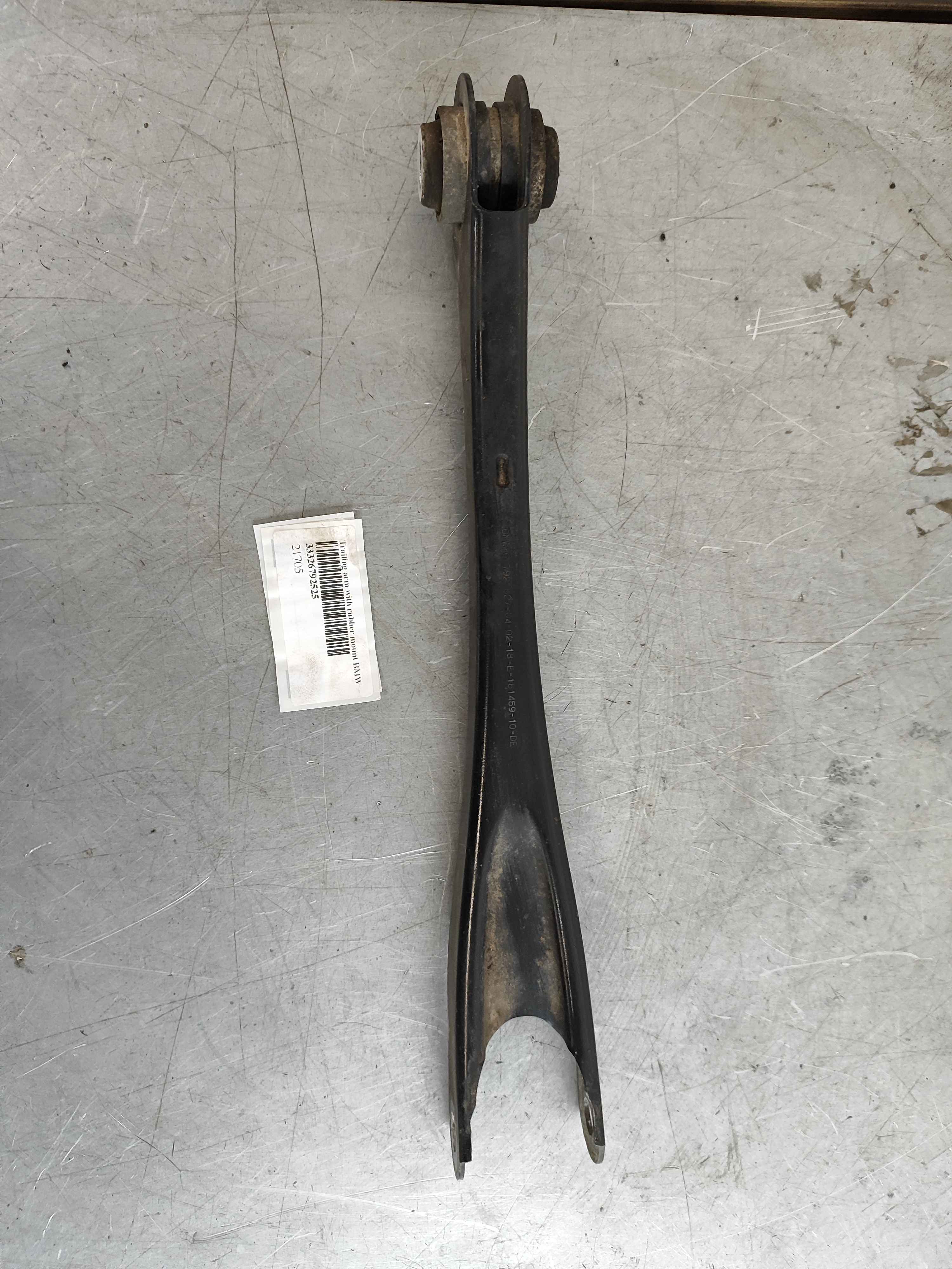 Trailing arm with rubber mount BMW