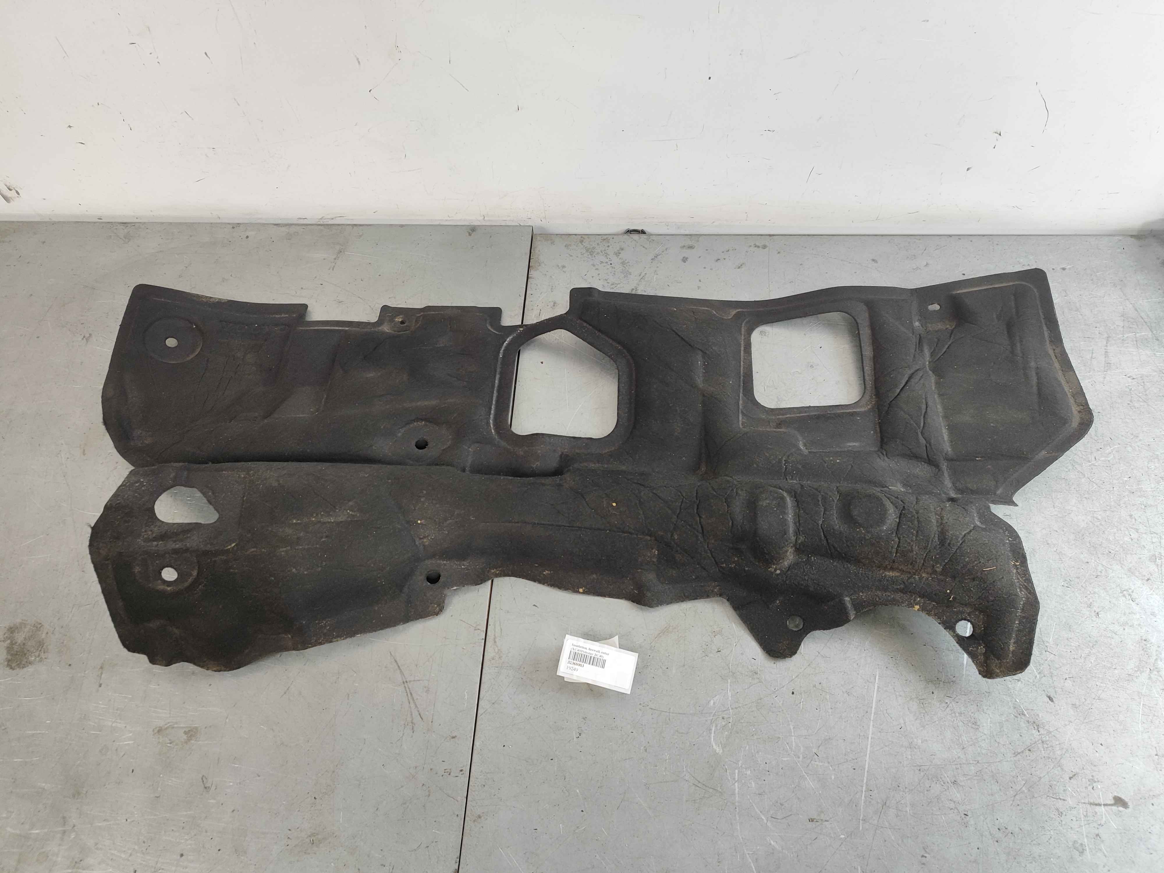 Insulation, firewall, outer (XC40|Polestar 2|C40)