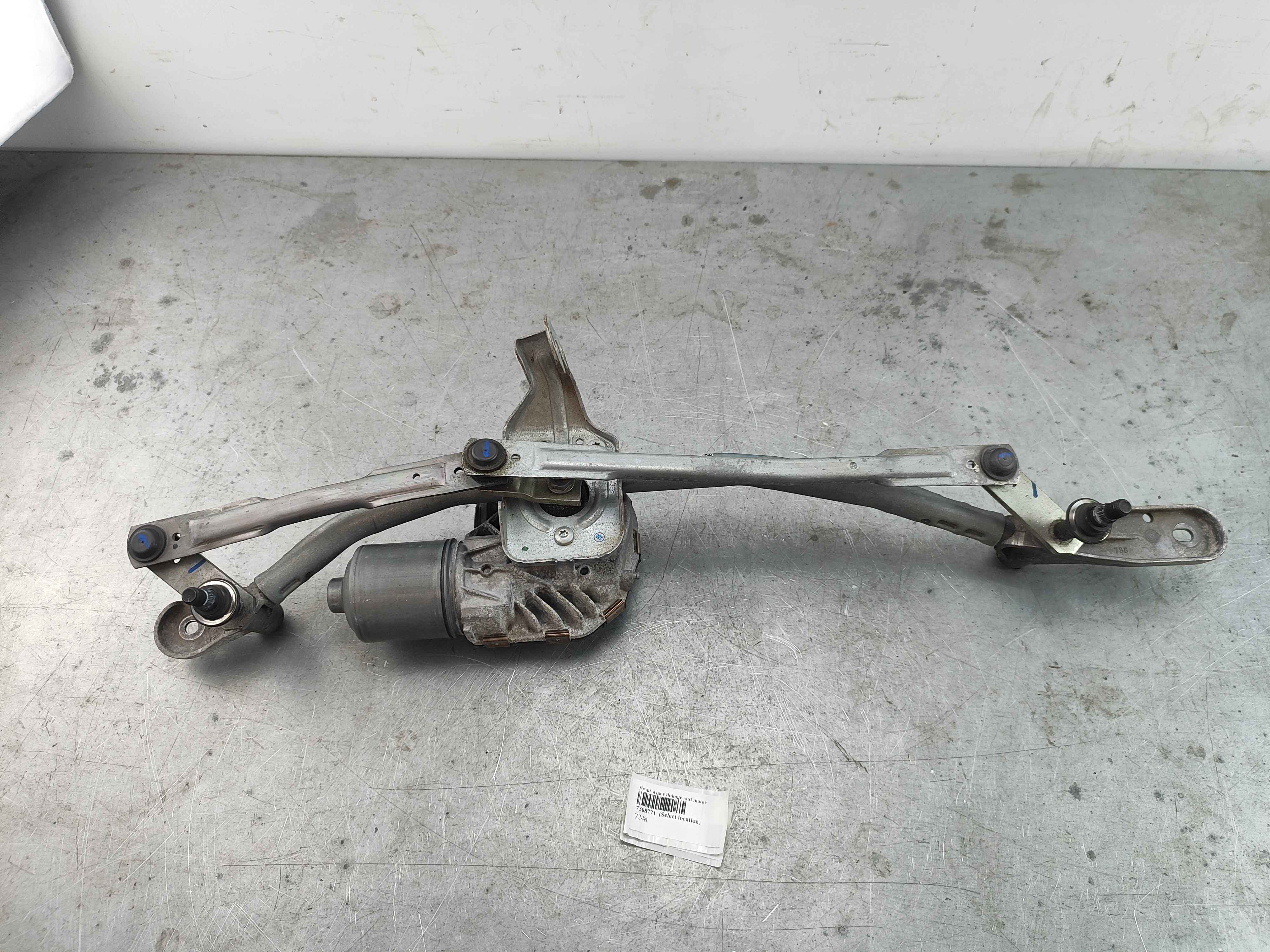 Front wiper linkage and motor