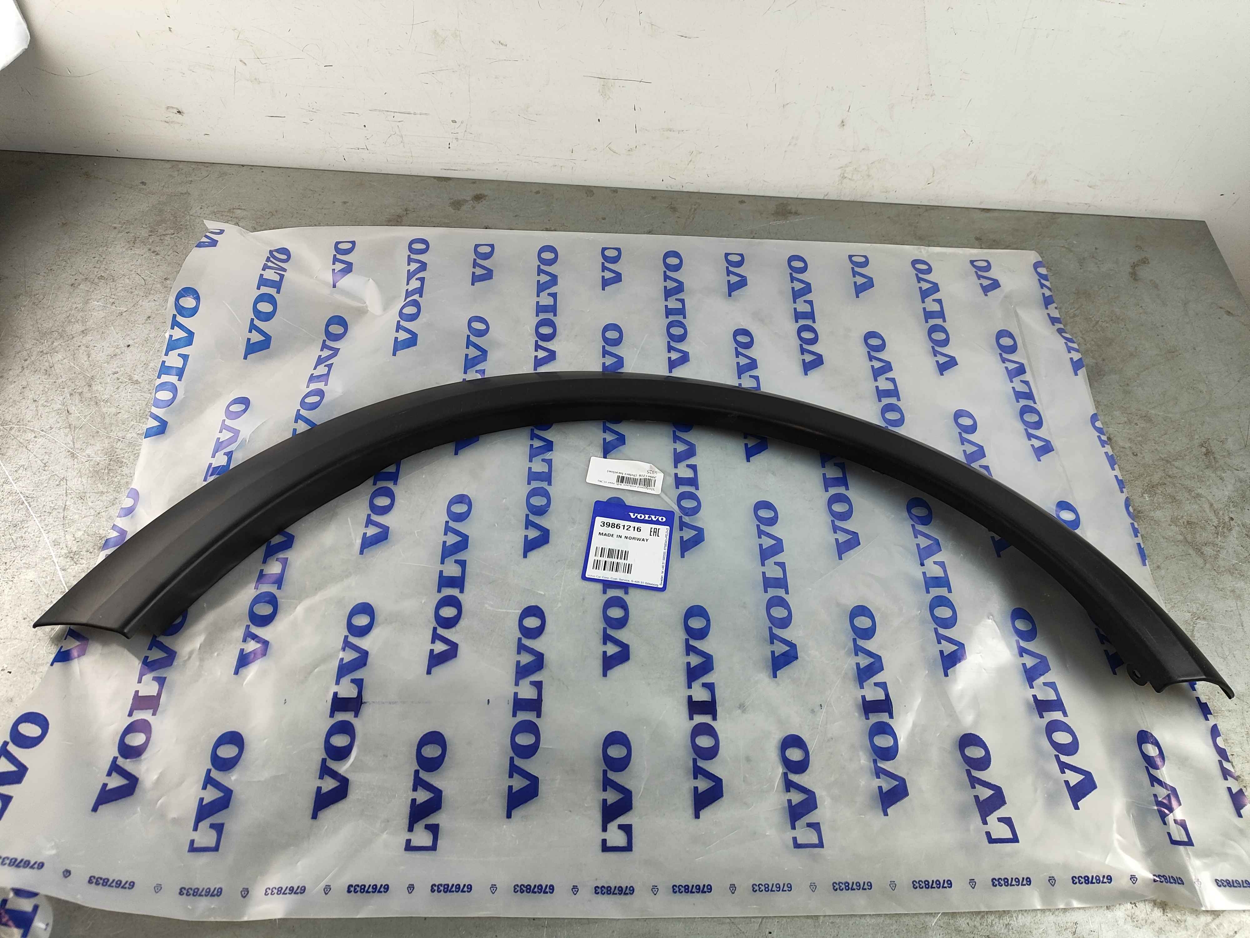 Mudguard widener, left, rear (C30)