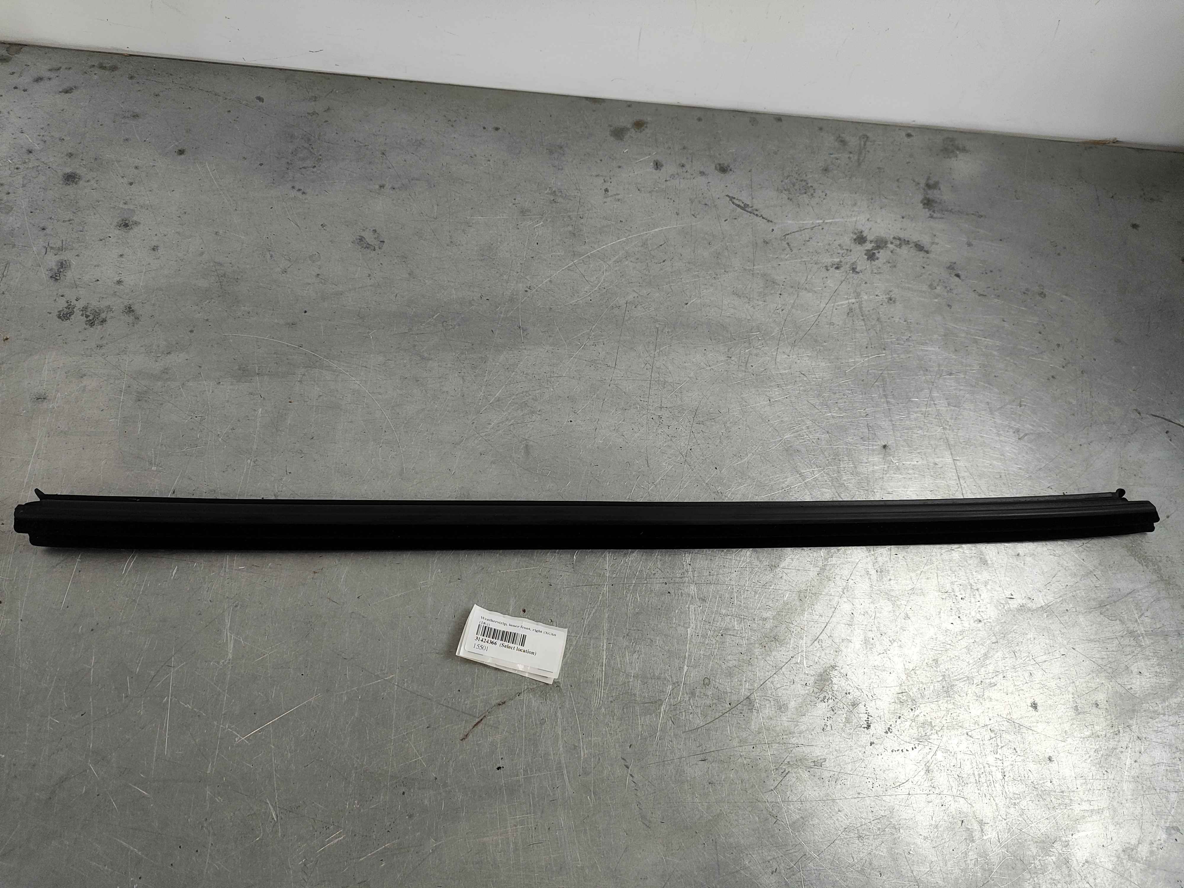 Weatherstrip, inner front, right (XC60 (18-))