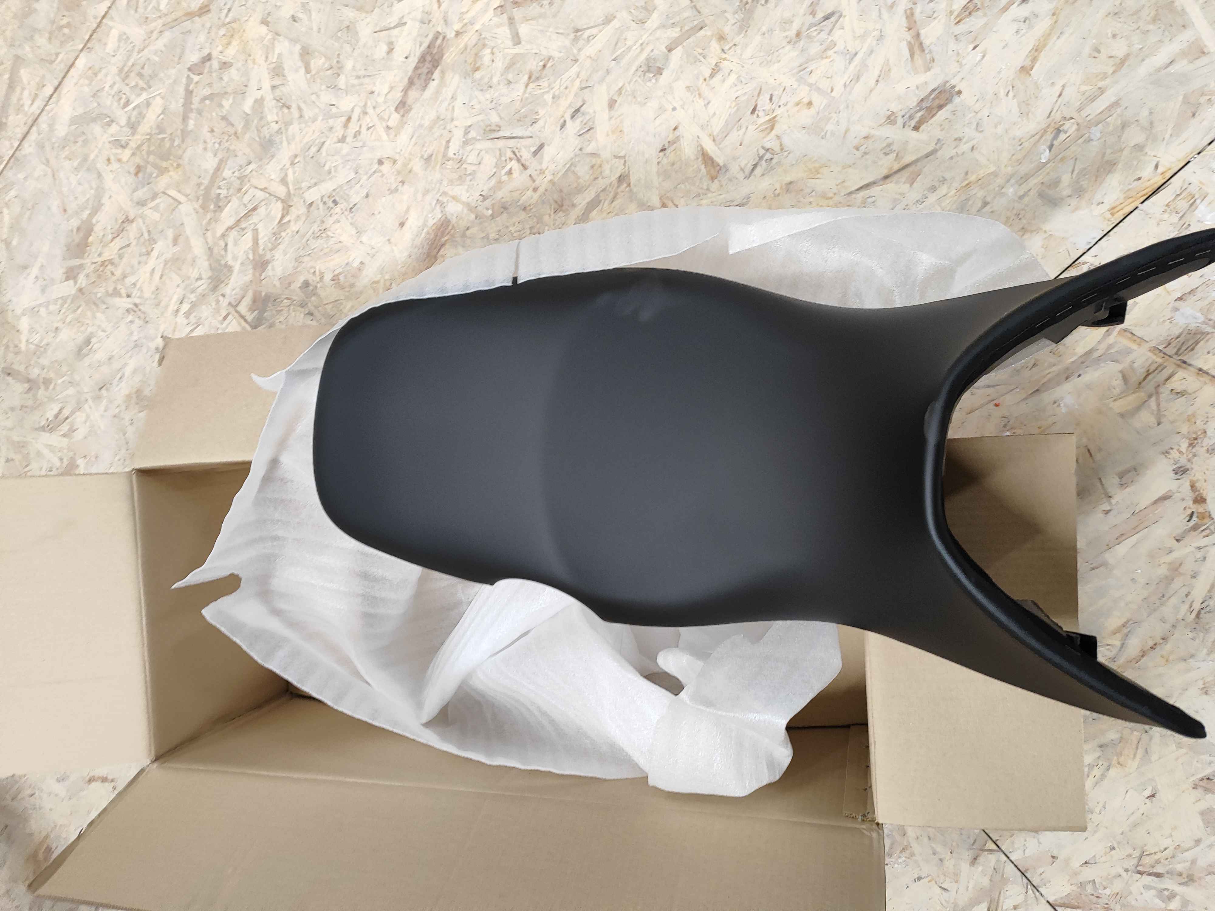 Seat bench, low, black BMW