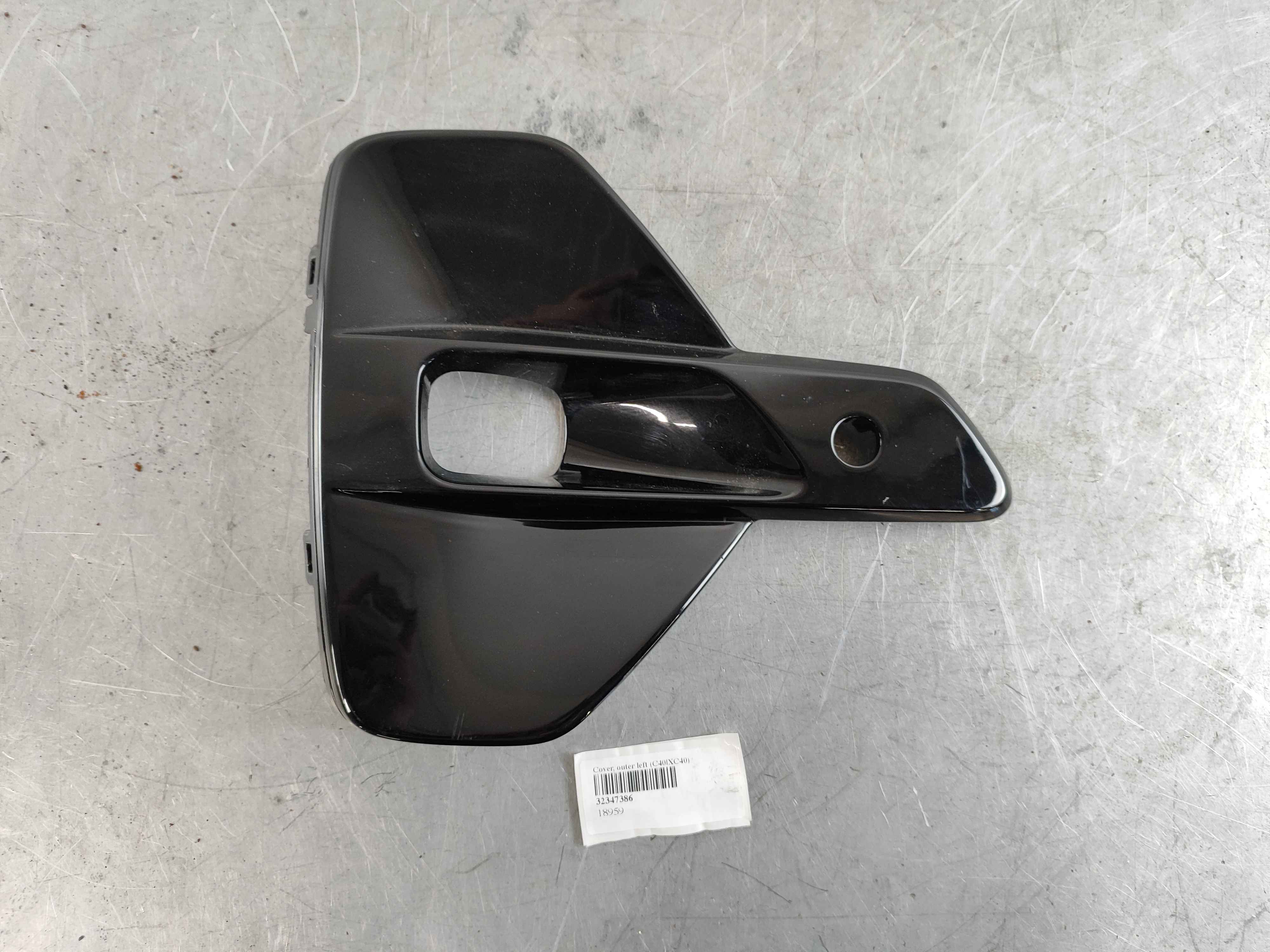 Cover, outer left (C40|XC40)