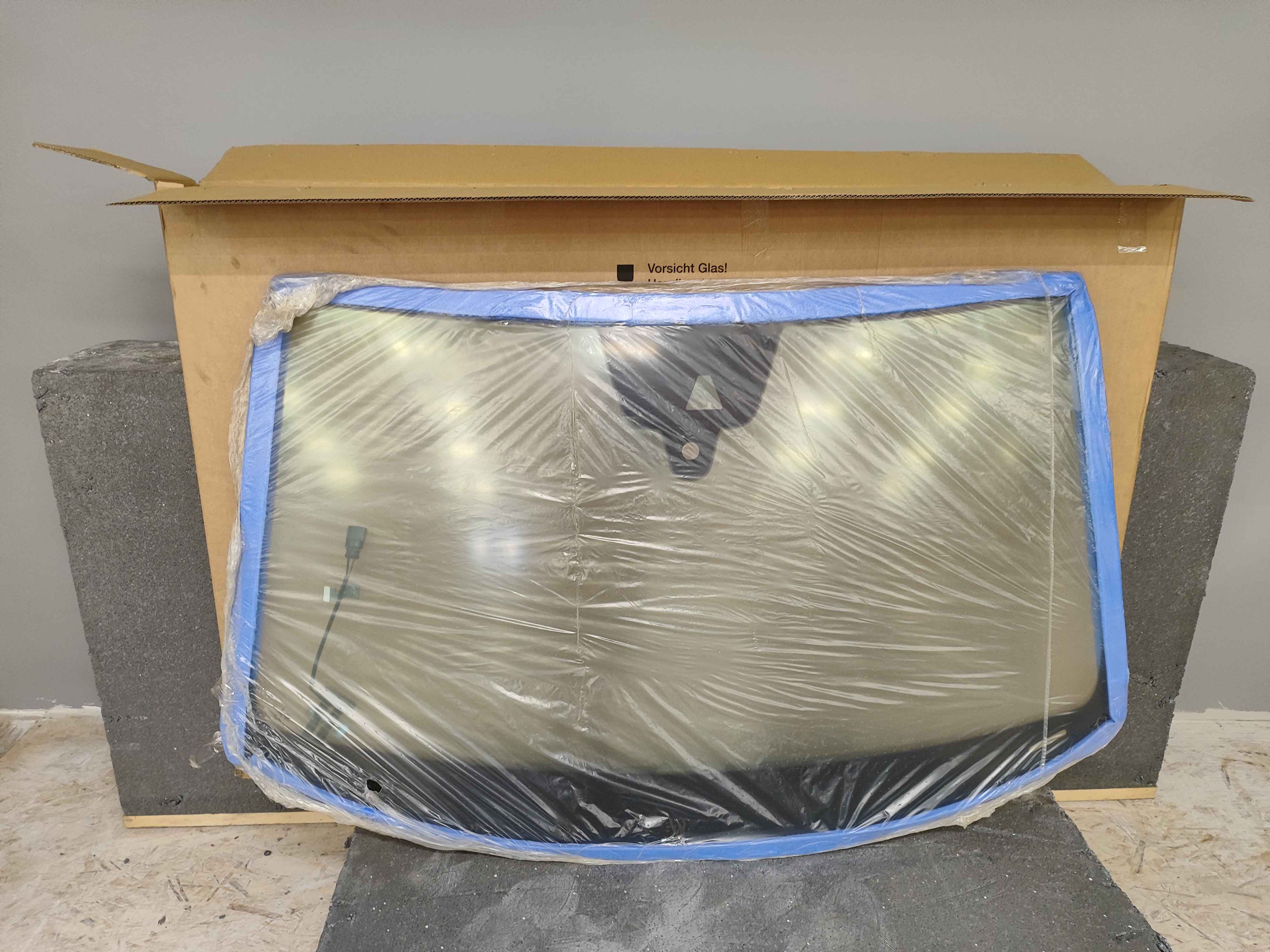 Windscreen (laminated insu