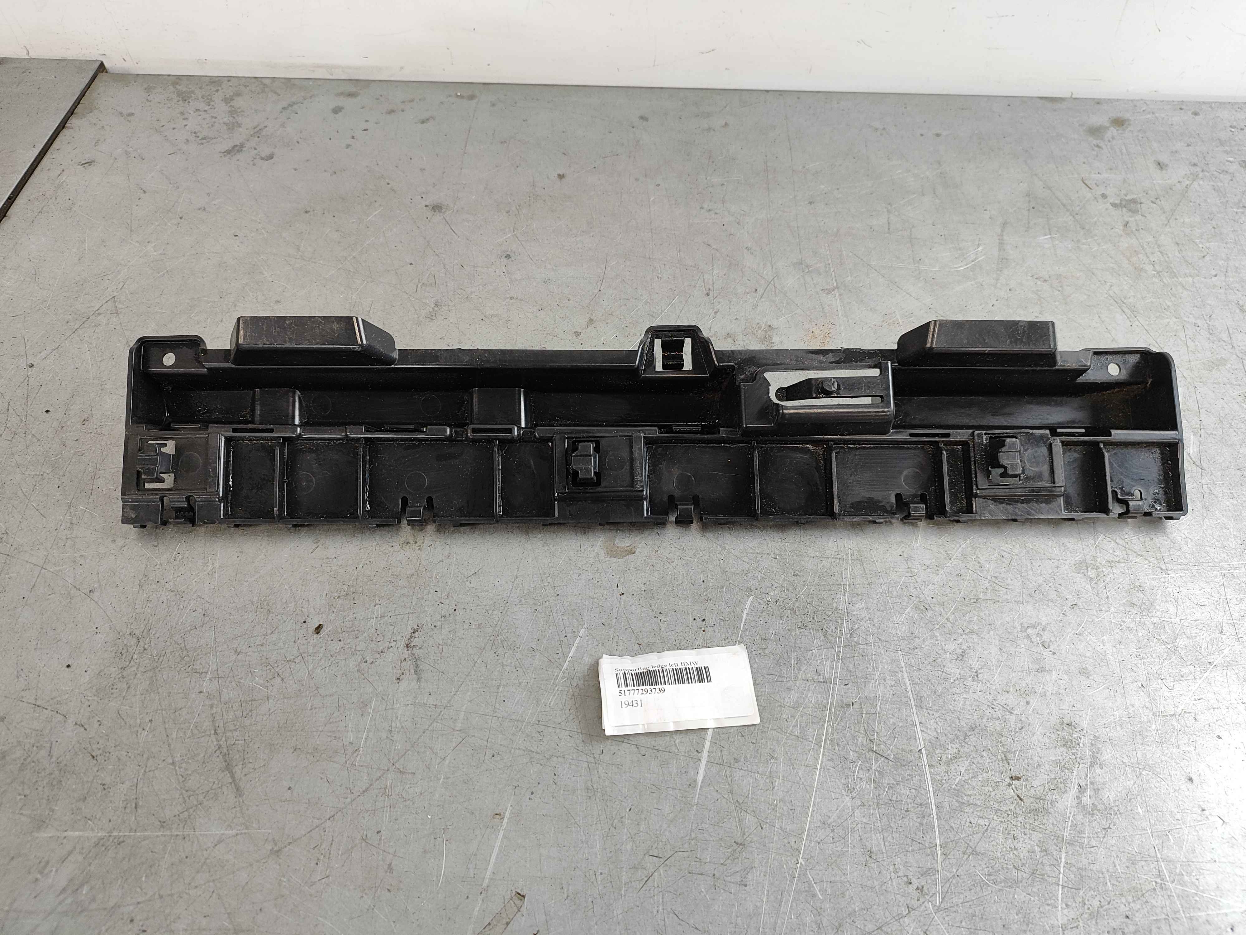 Supporting ledge left BMW