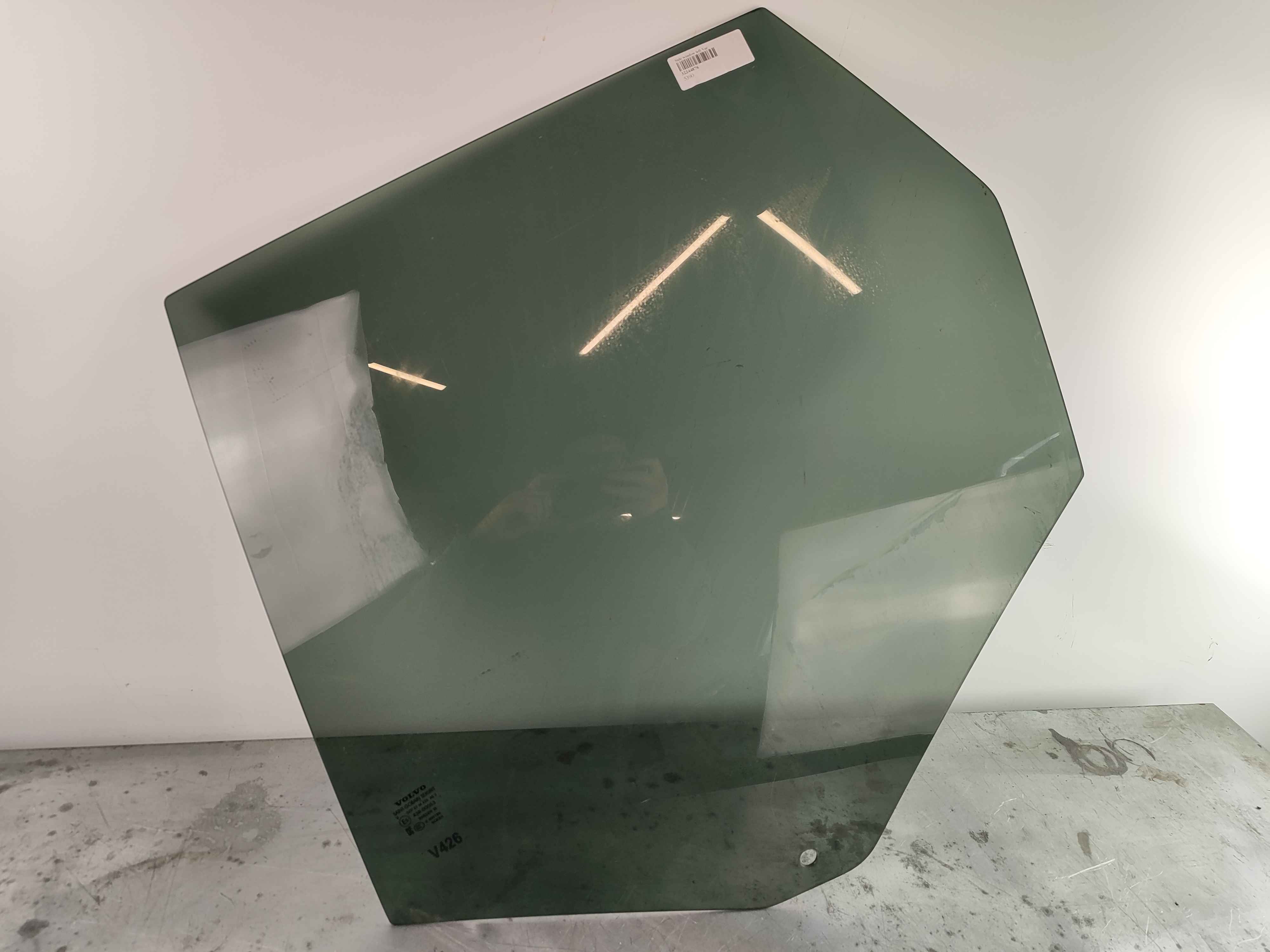 Side window left Variant code: T601 and LR02
