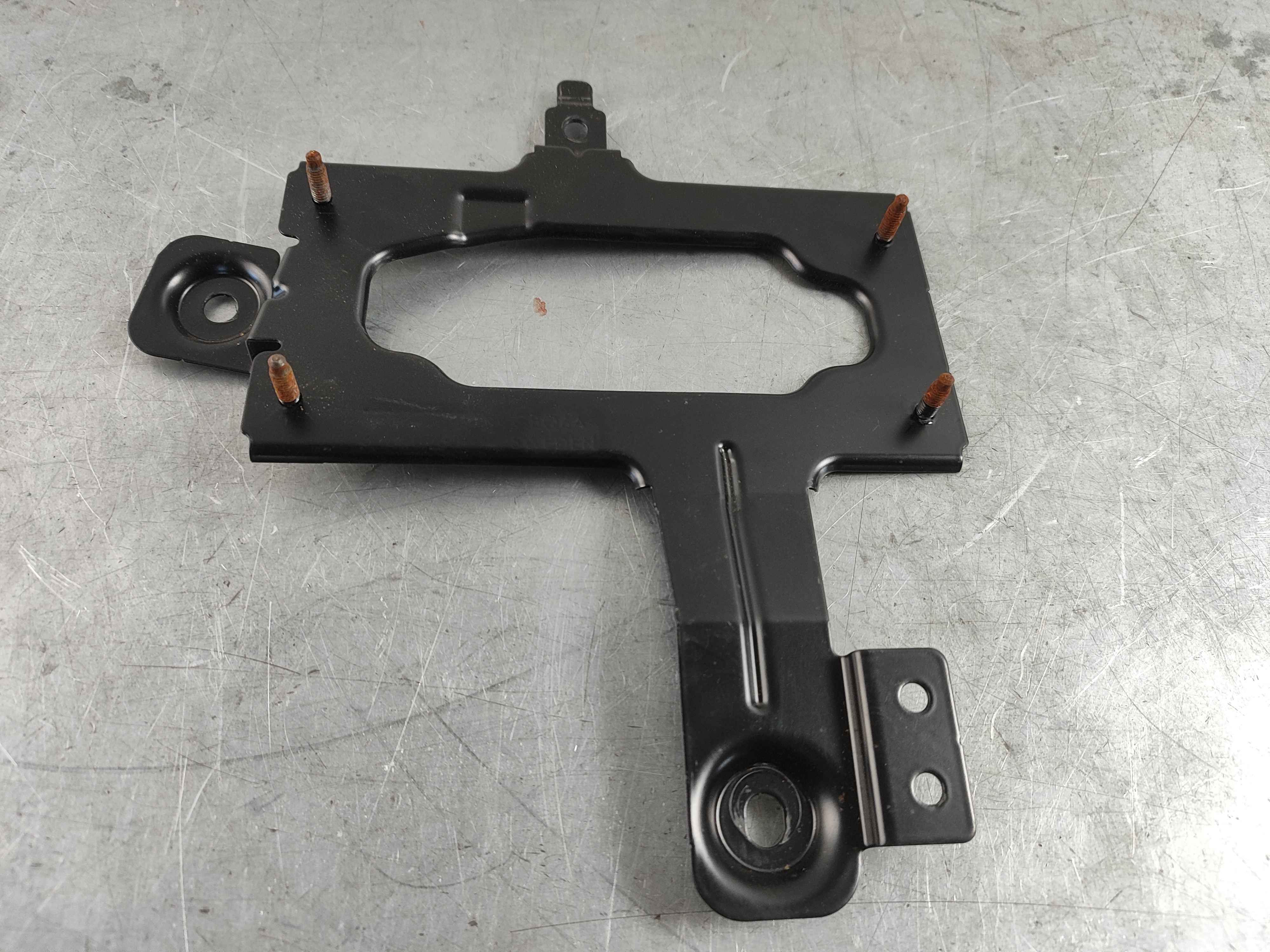 Bracket (XC90 (16-))