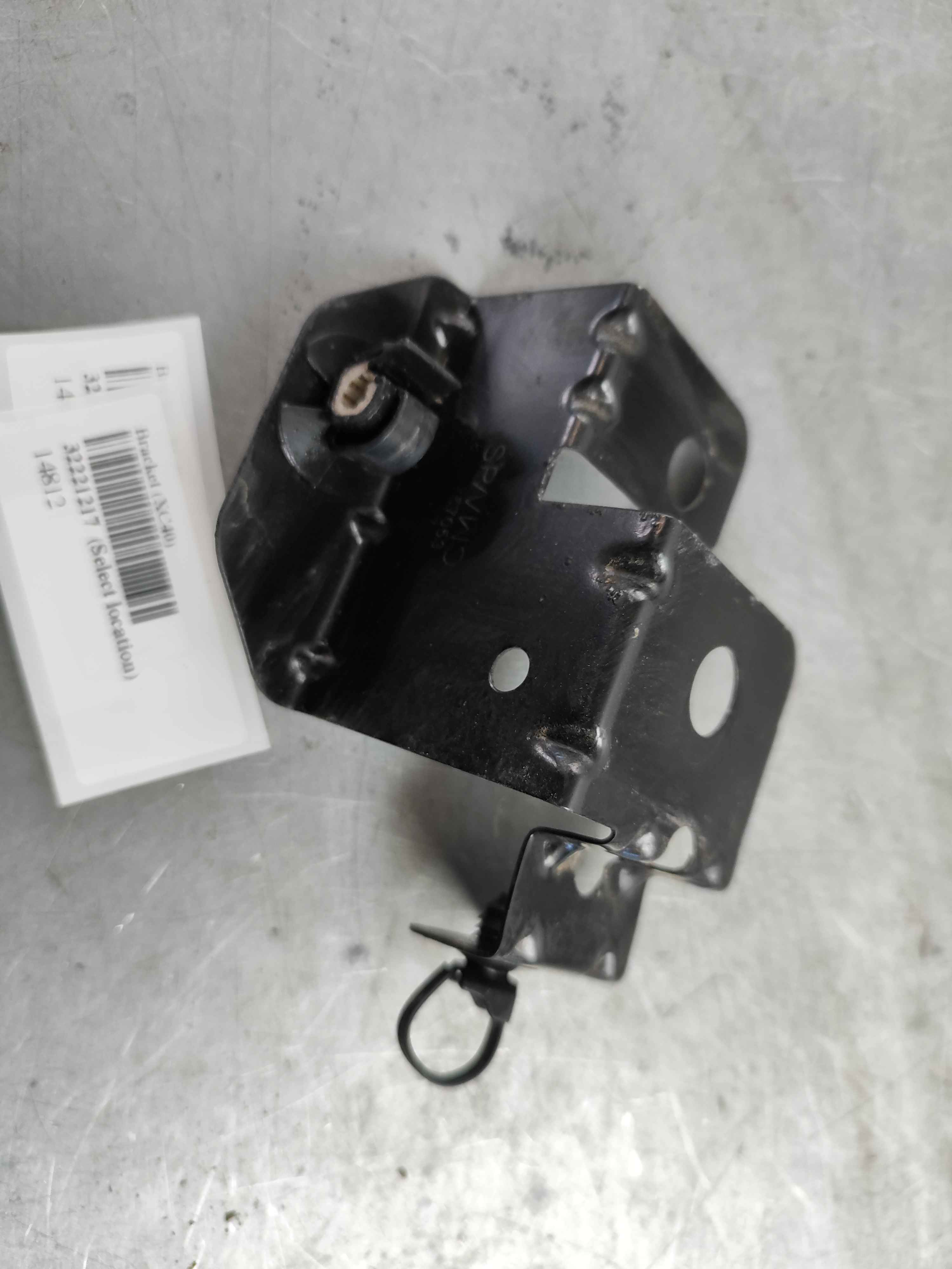 Bracket (XC40)