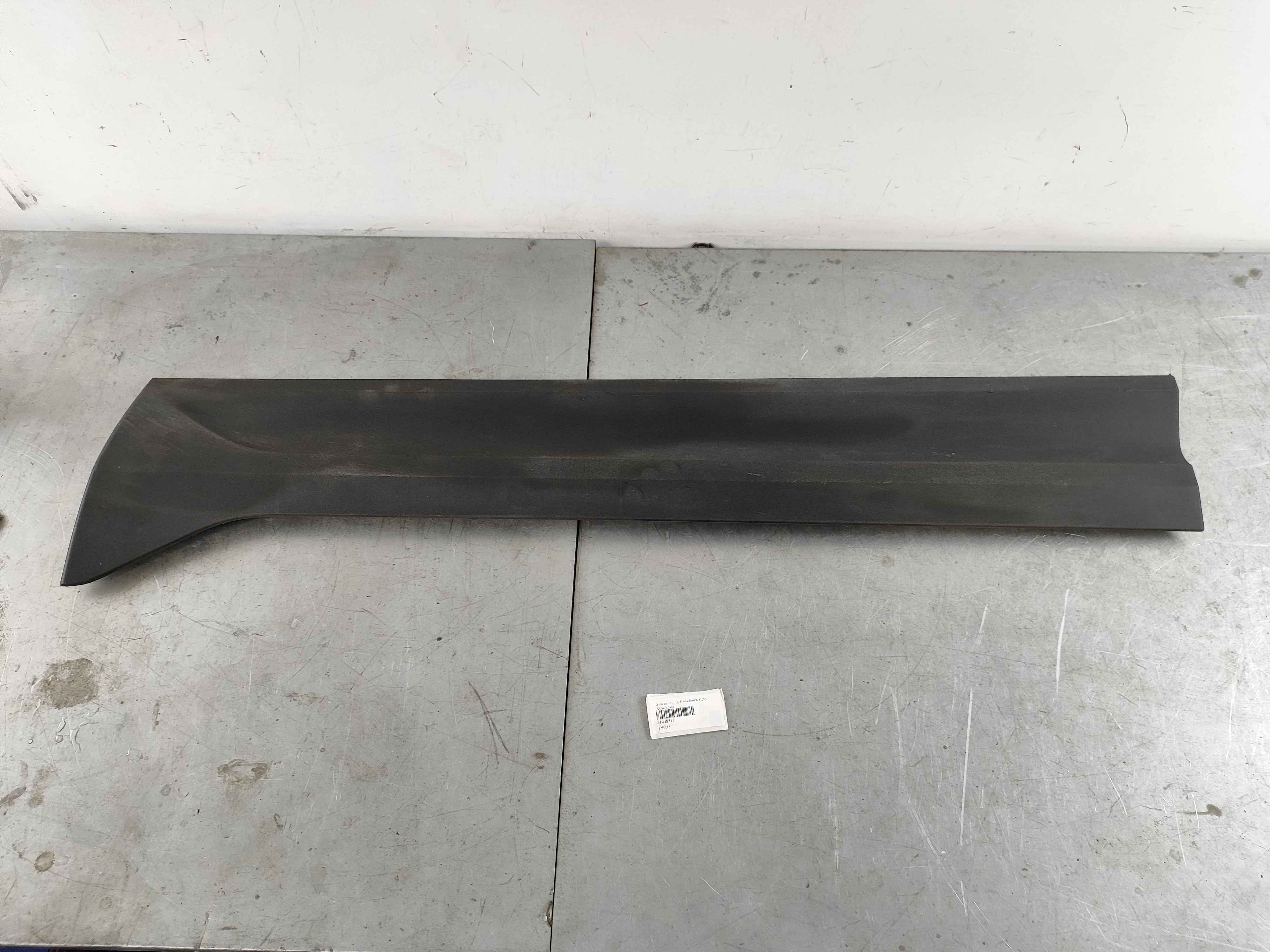 Trim moulding, front lower, right (XC40|C40)