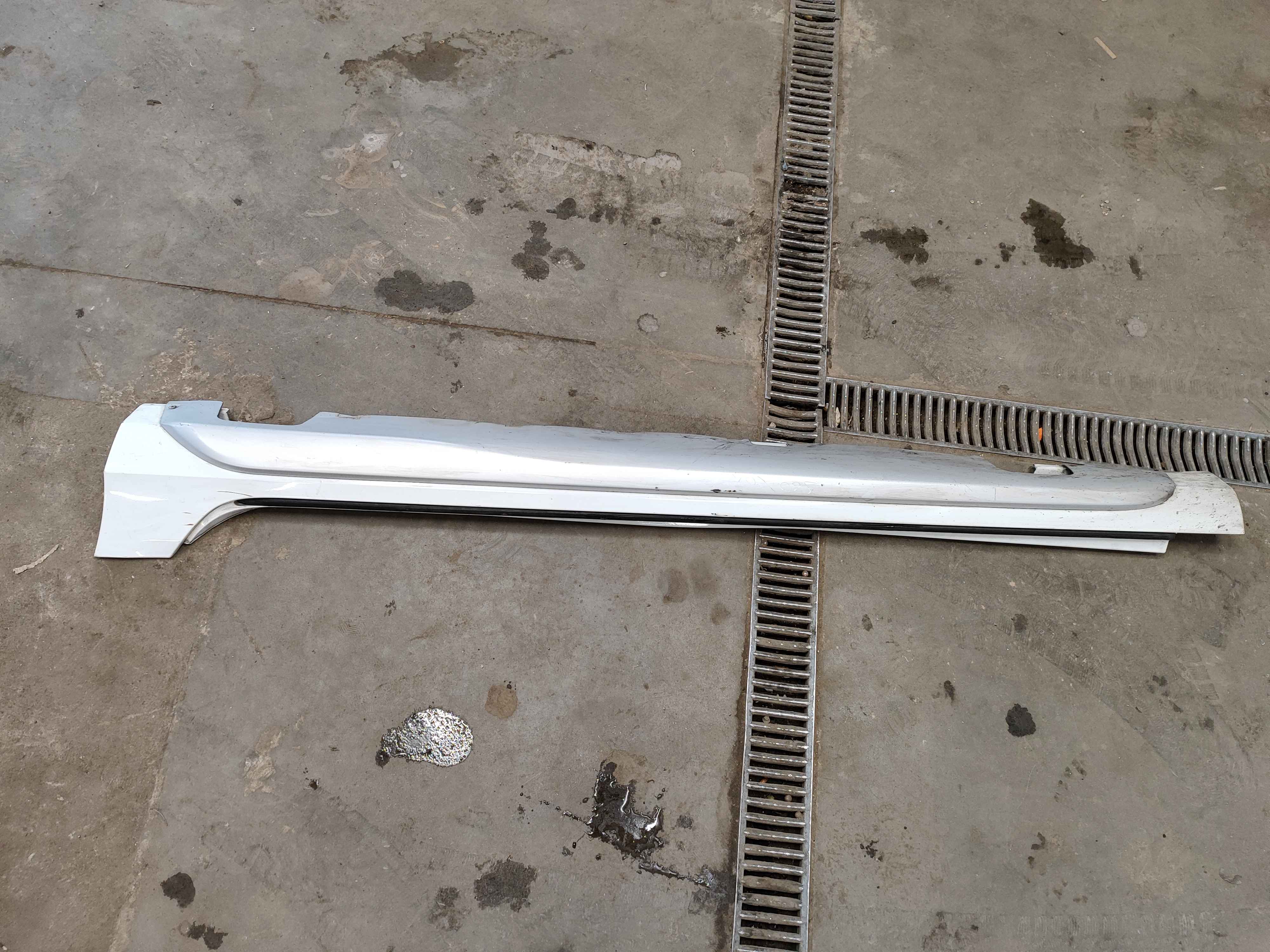 Protecting plate, left (S60 (11-18)|V60 (-18))