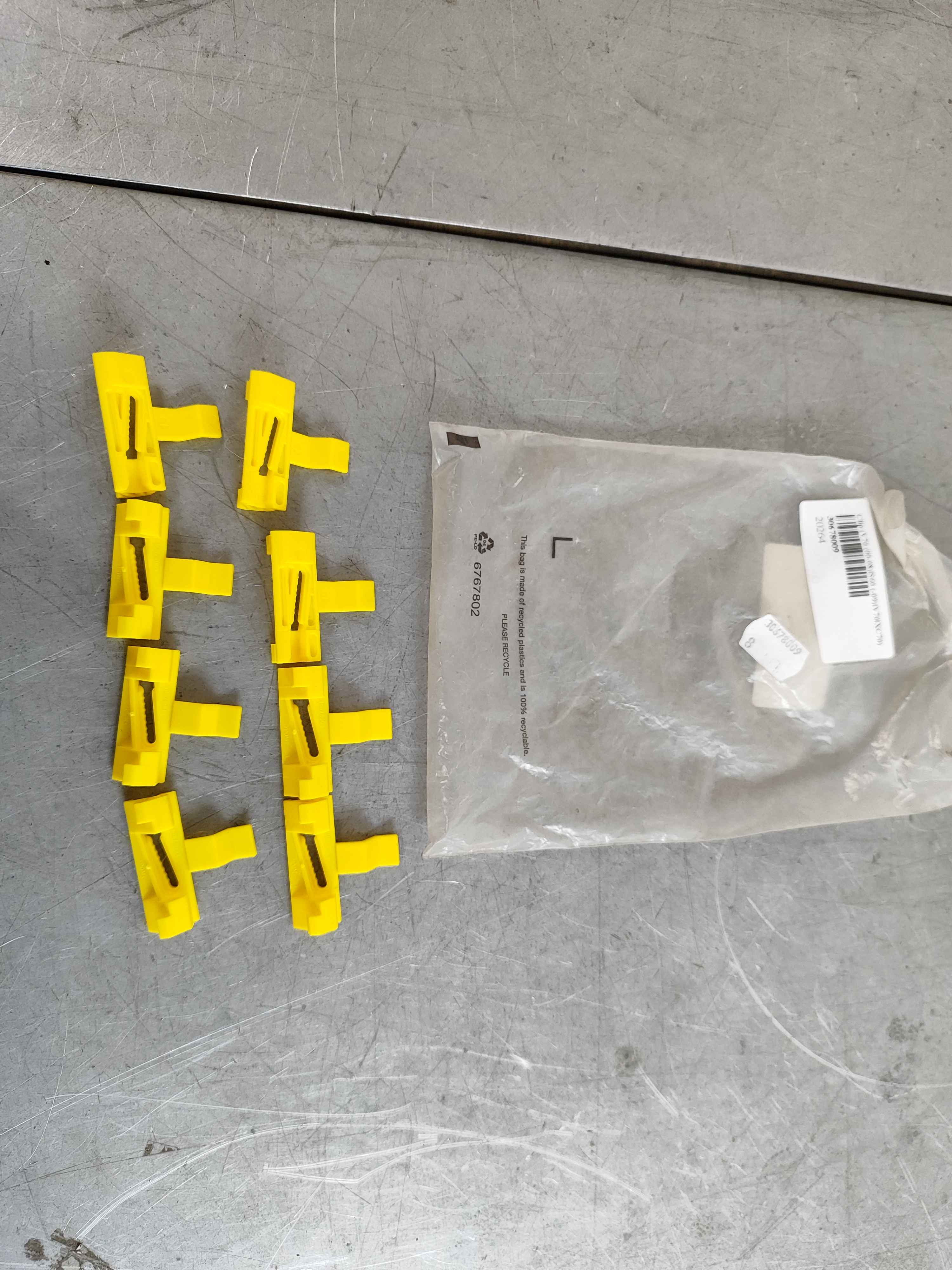 Clip (V70 (00-08)|S60 (-09)|V70|XC70)