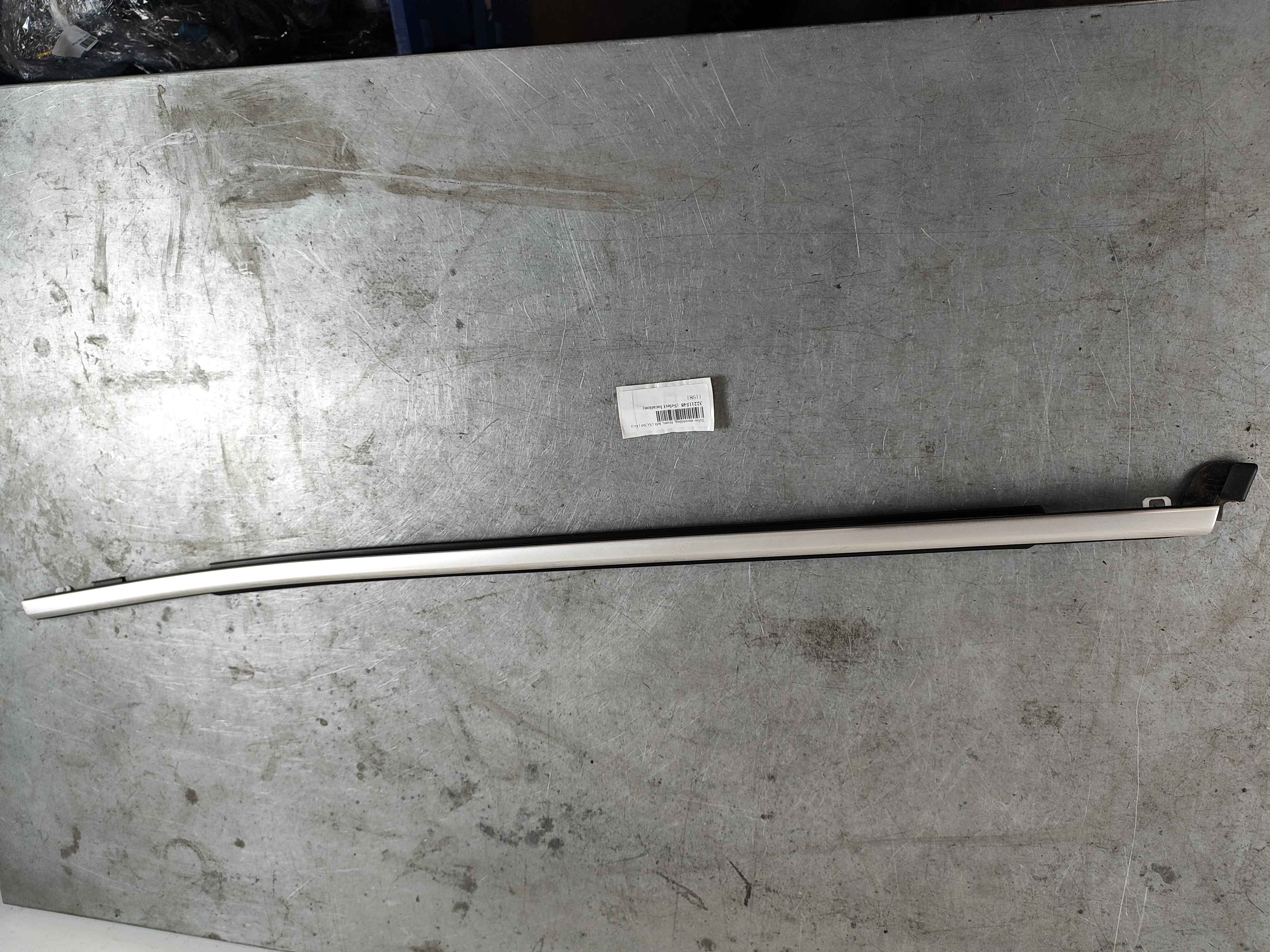 Trim moulding, front, left (XC60 (18-))