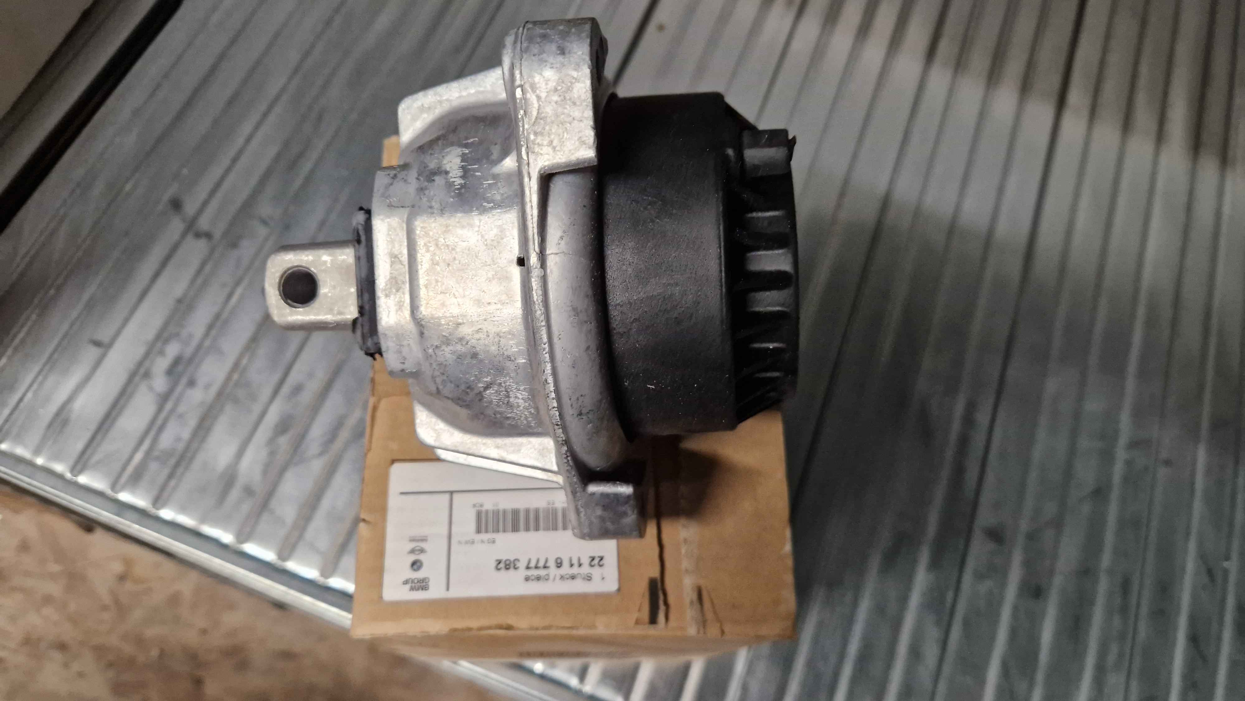 Engine mount BMW