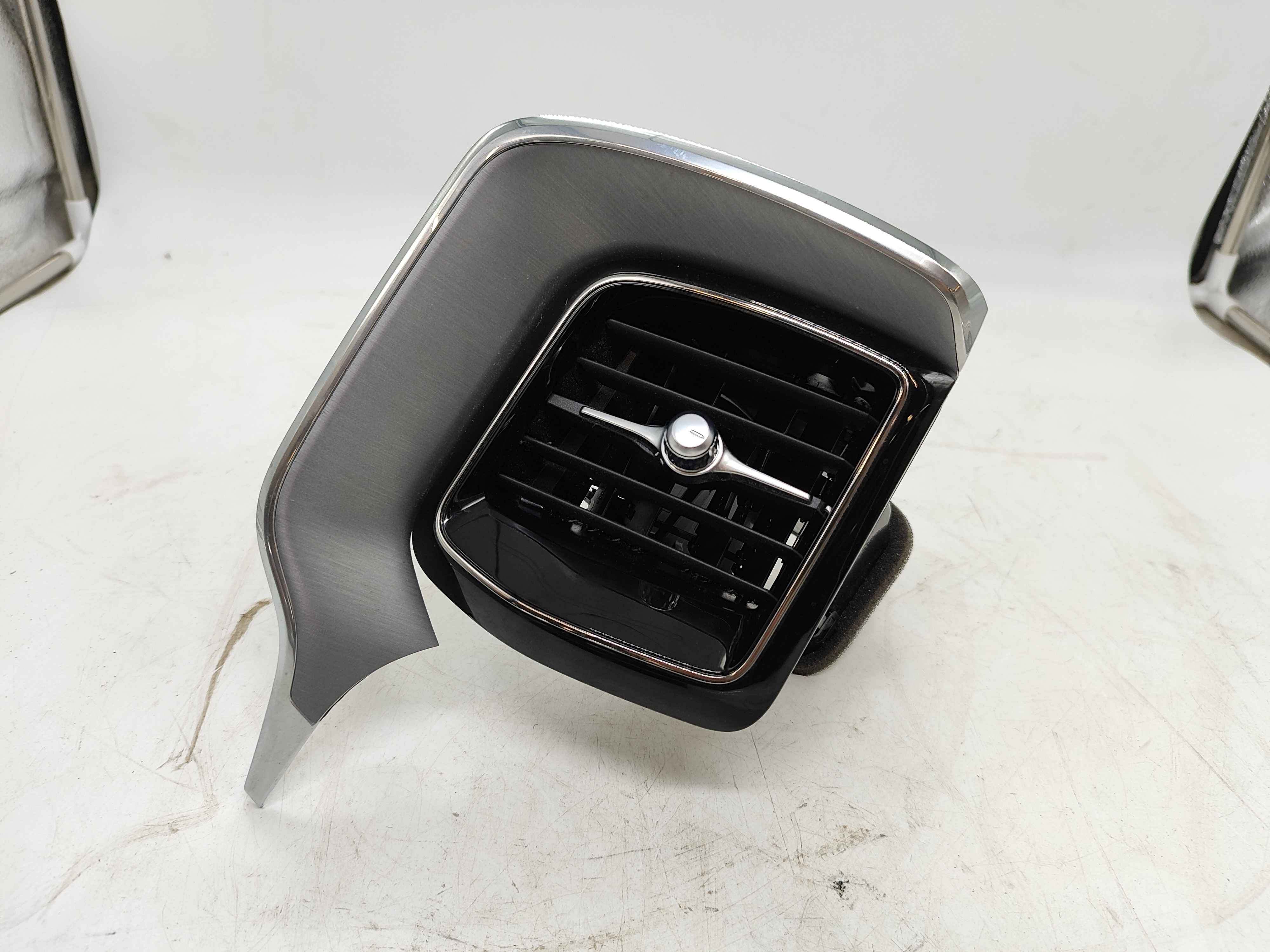 Air outlet, left (XC60 (18-))
