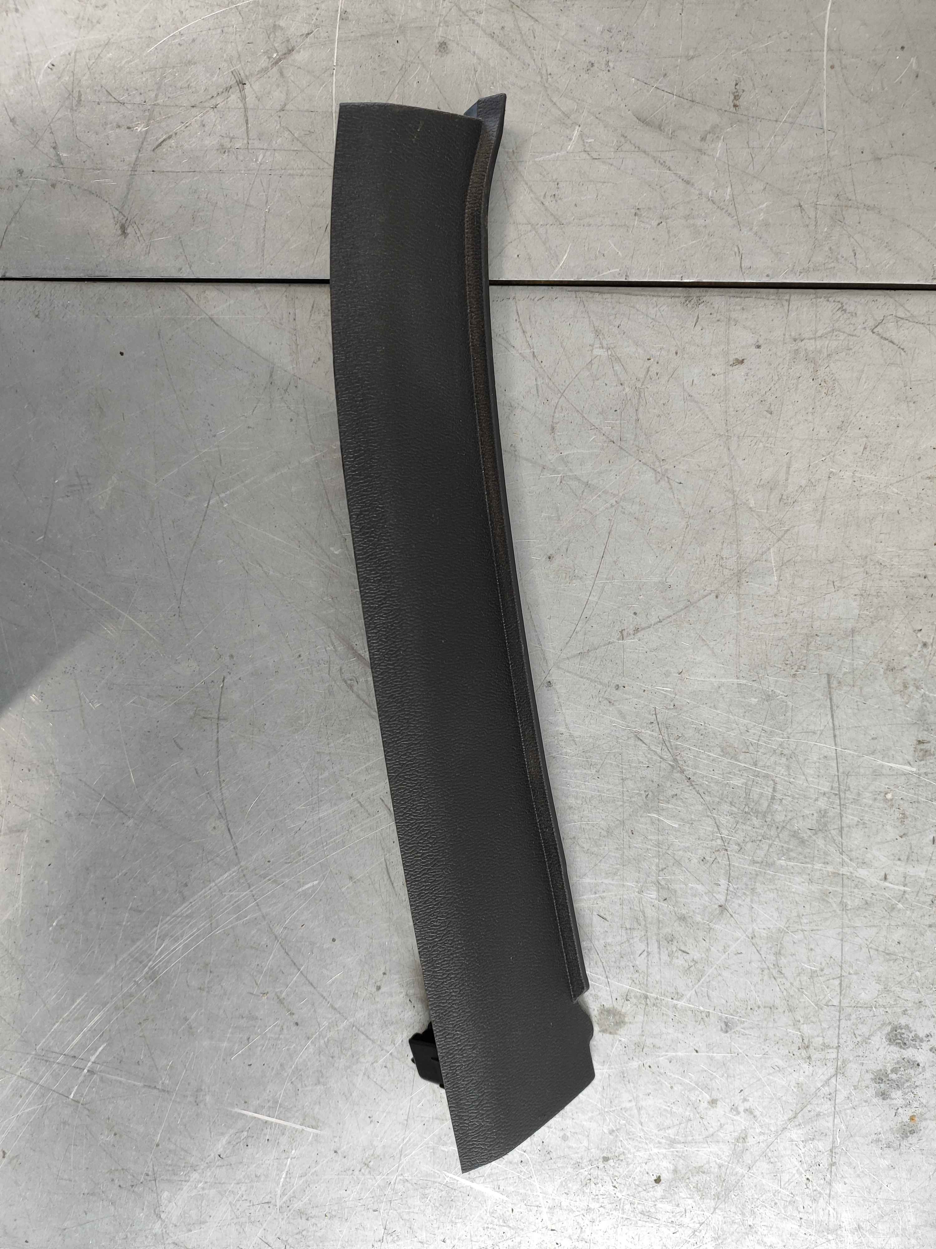 Panel, left, lower, A-pillar, charcoal (XC40|C40)