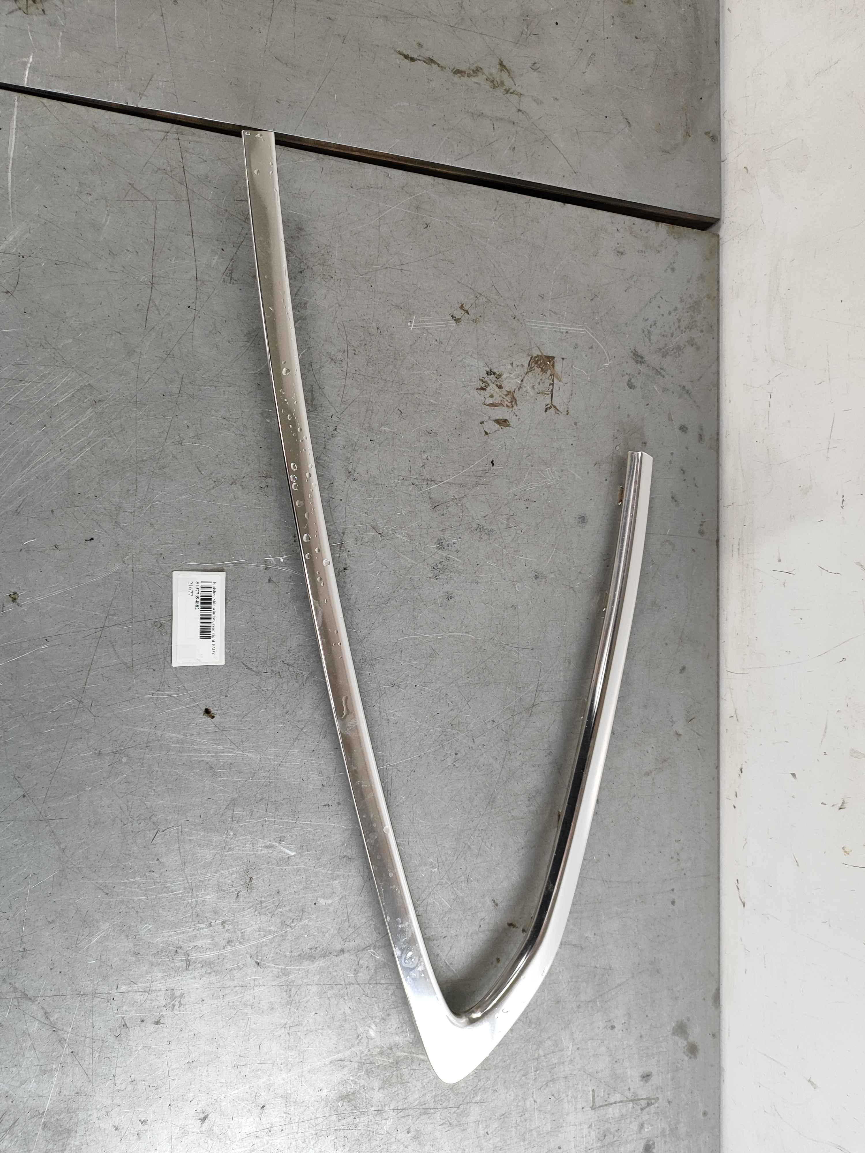 Finisher, side window, rear right BMW