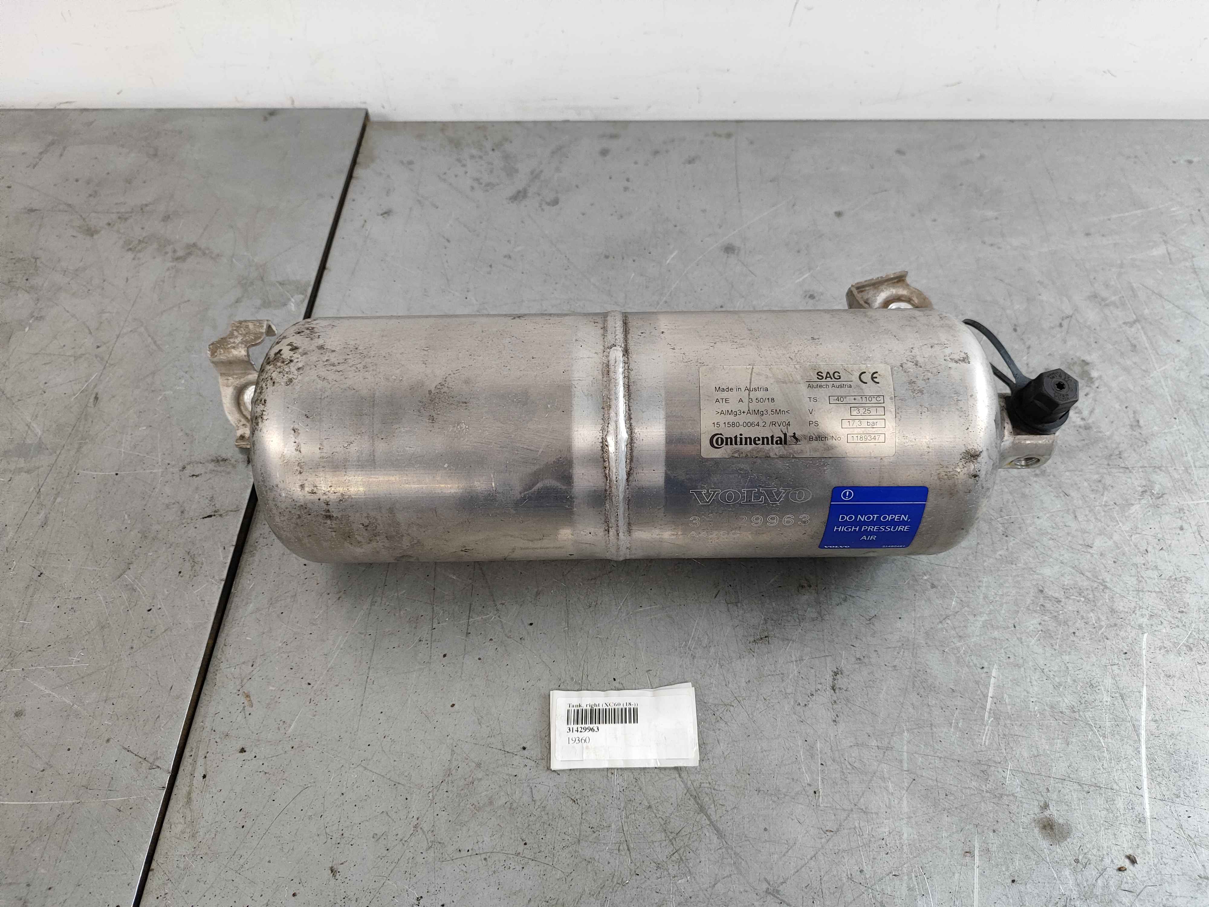 Tank, right (XC60 (18-))