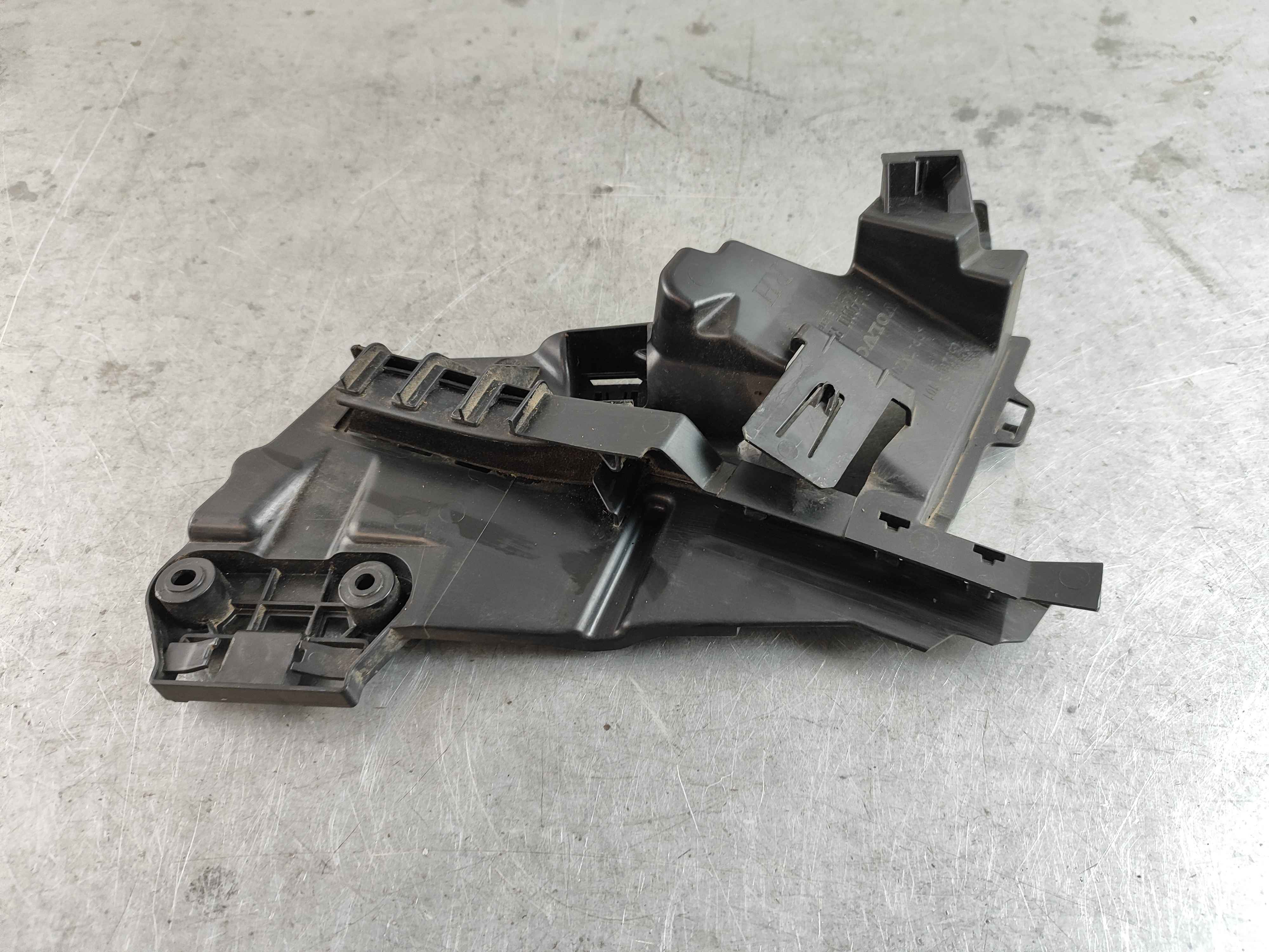 Bracket, right rear (XC60 (18-))