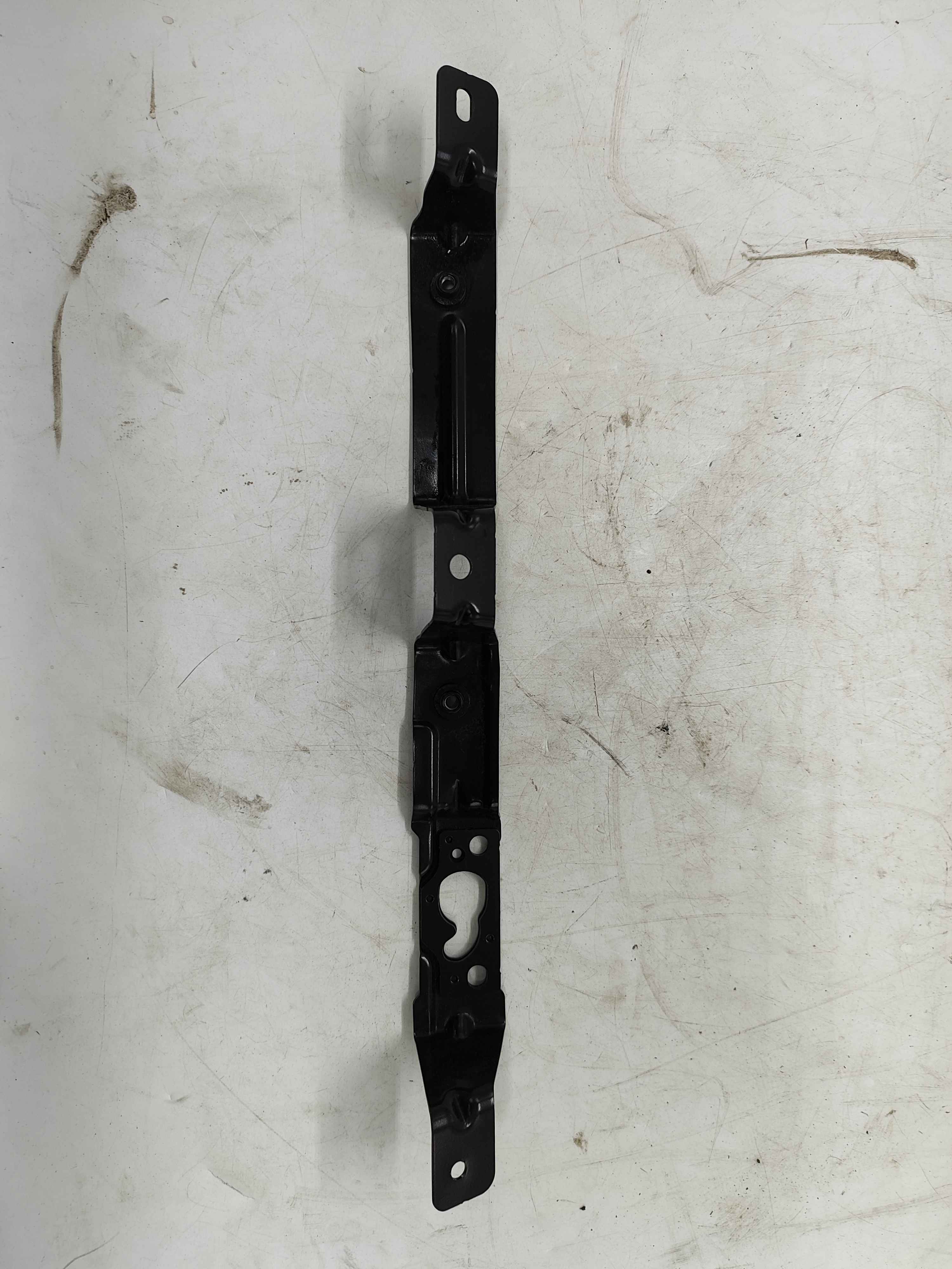 Bracket, rear, right (XC90 (16-))