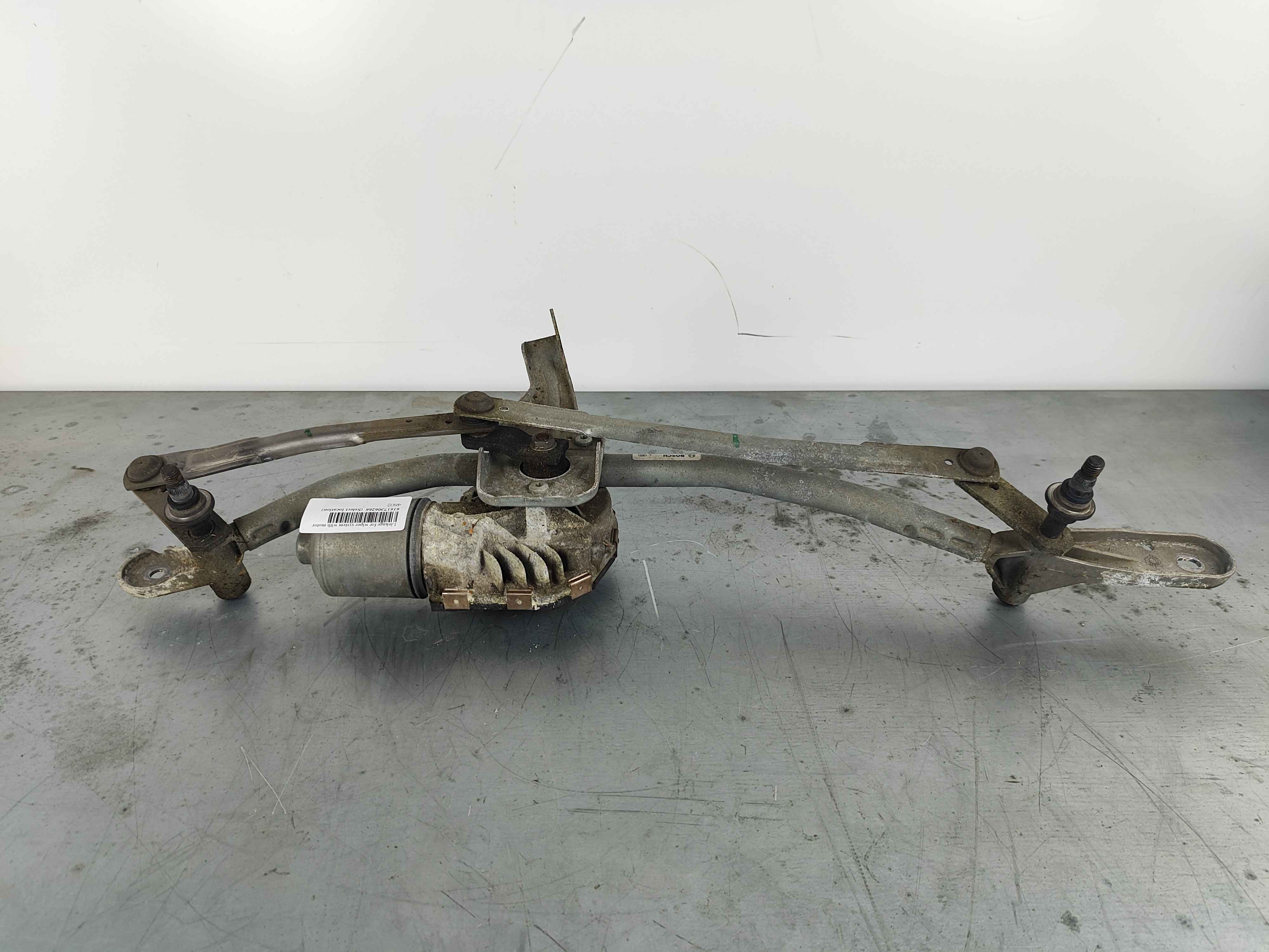 Linkage for wiper system with motor