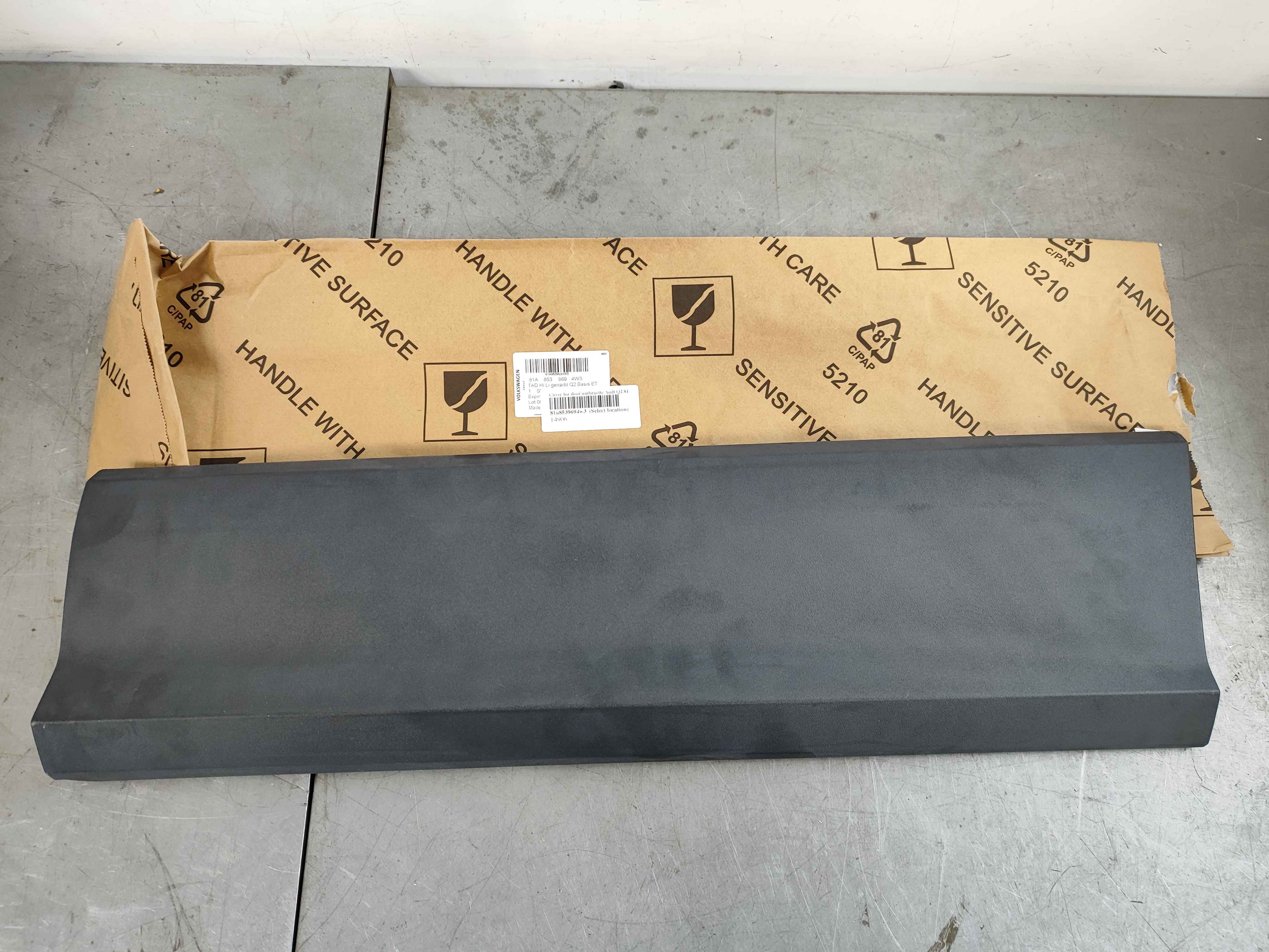 Cover for door anthracite Audi Q2 81