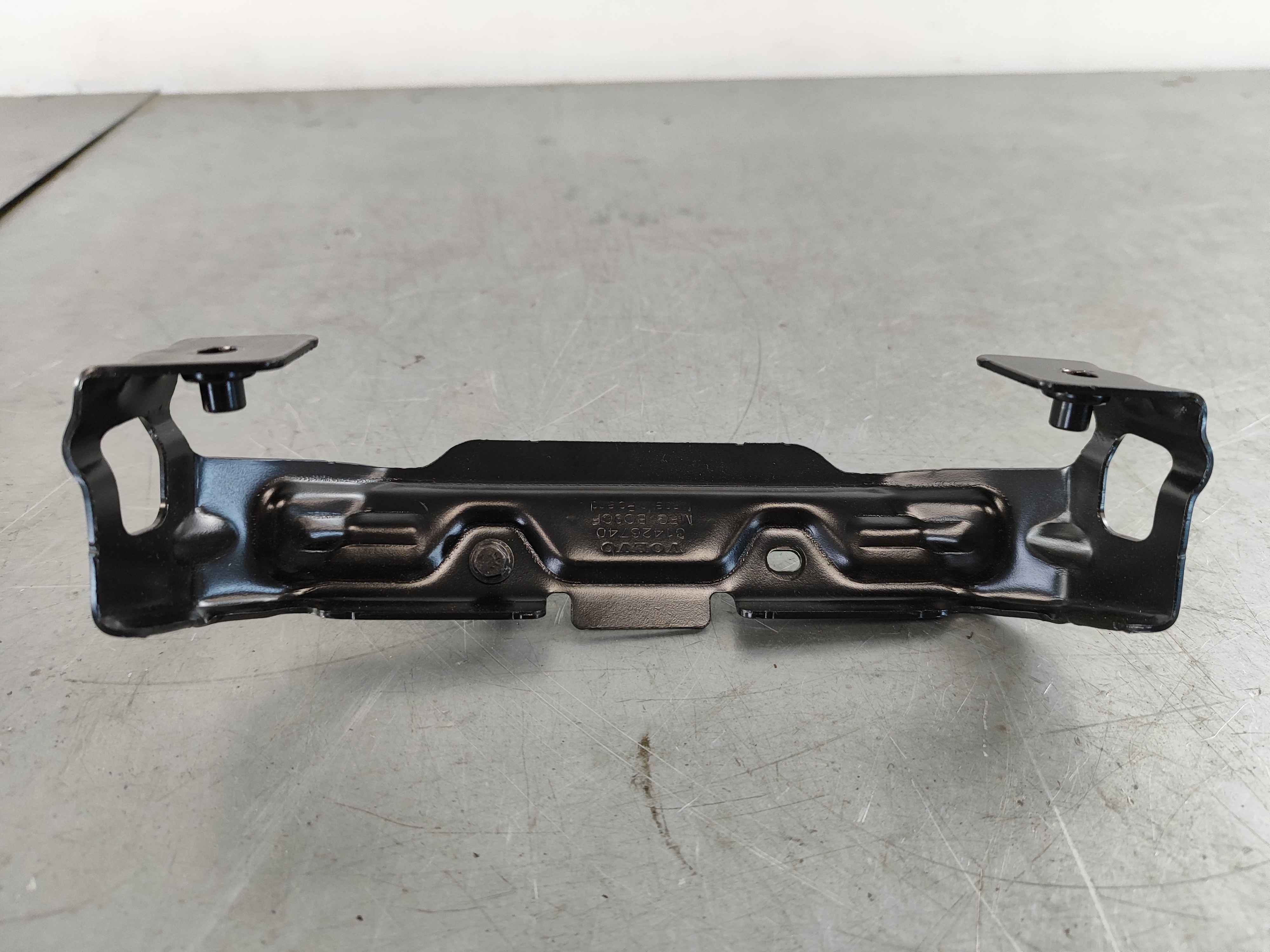 Bracket, front (XC60 (18-))