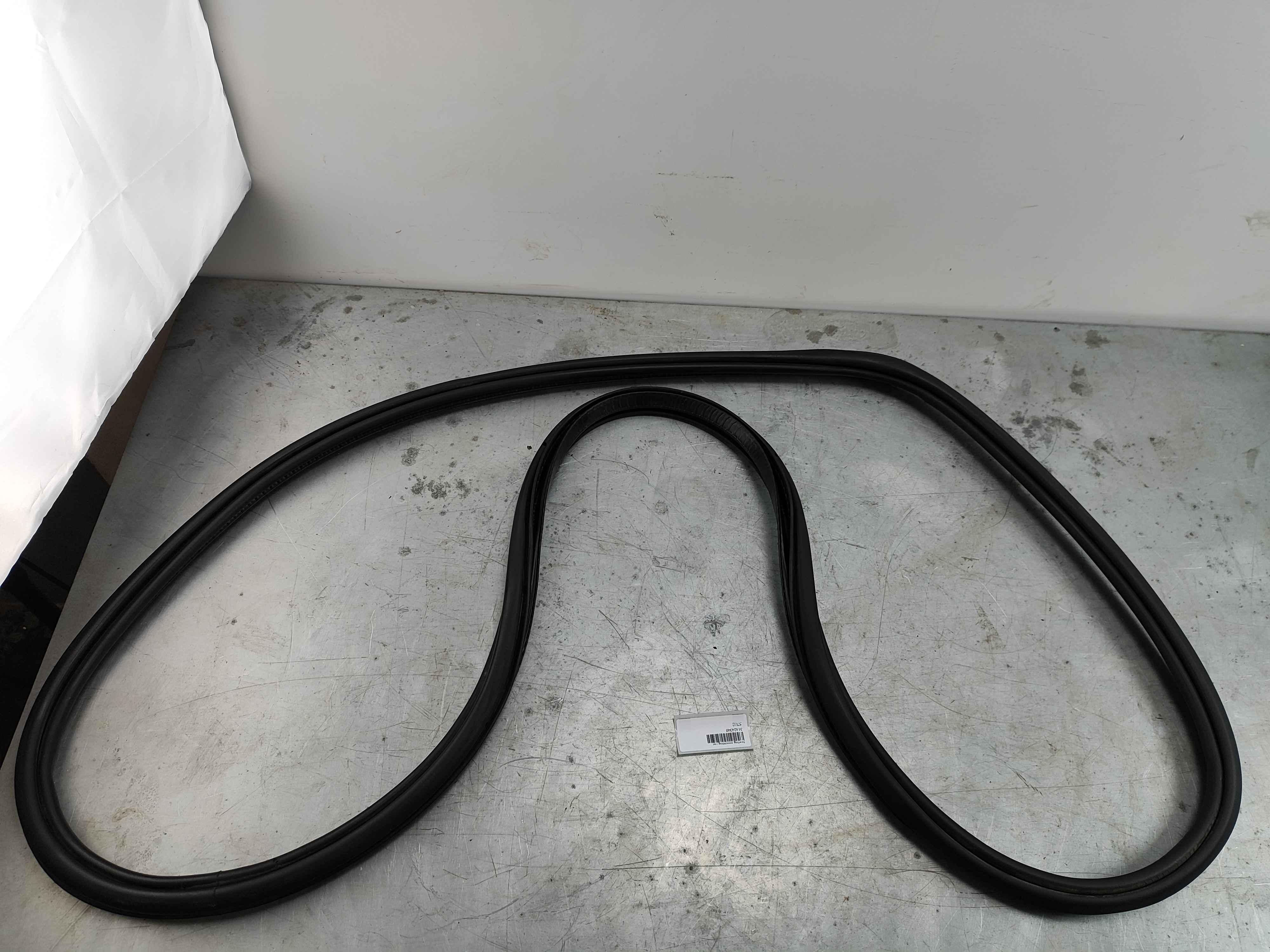 Sealing moulding car body Variant code: XE0D CH -423566 rear