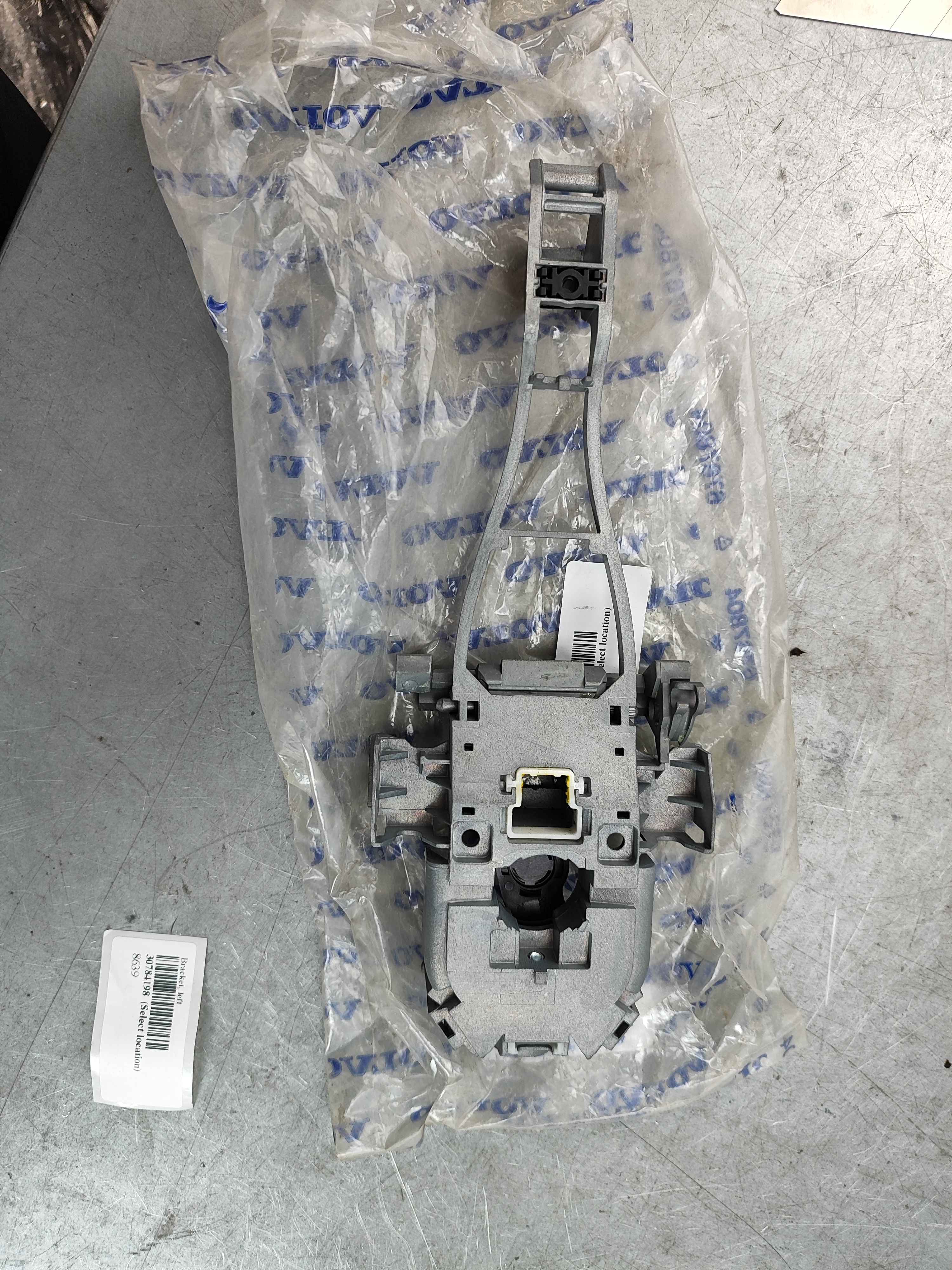 Bracket, left
