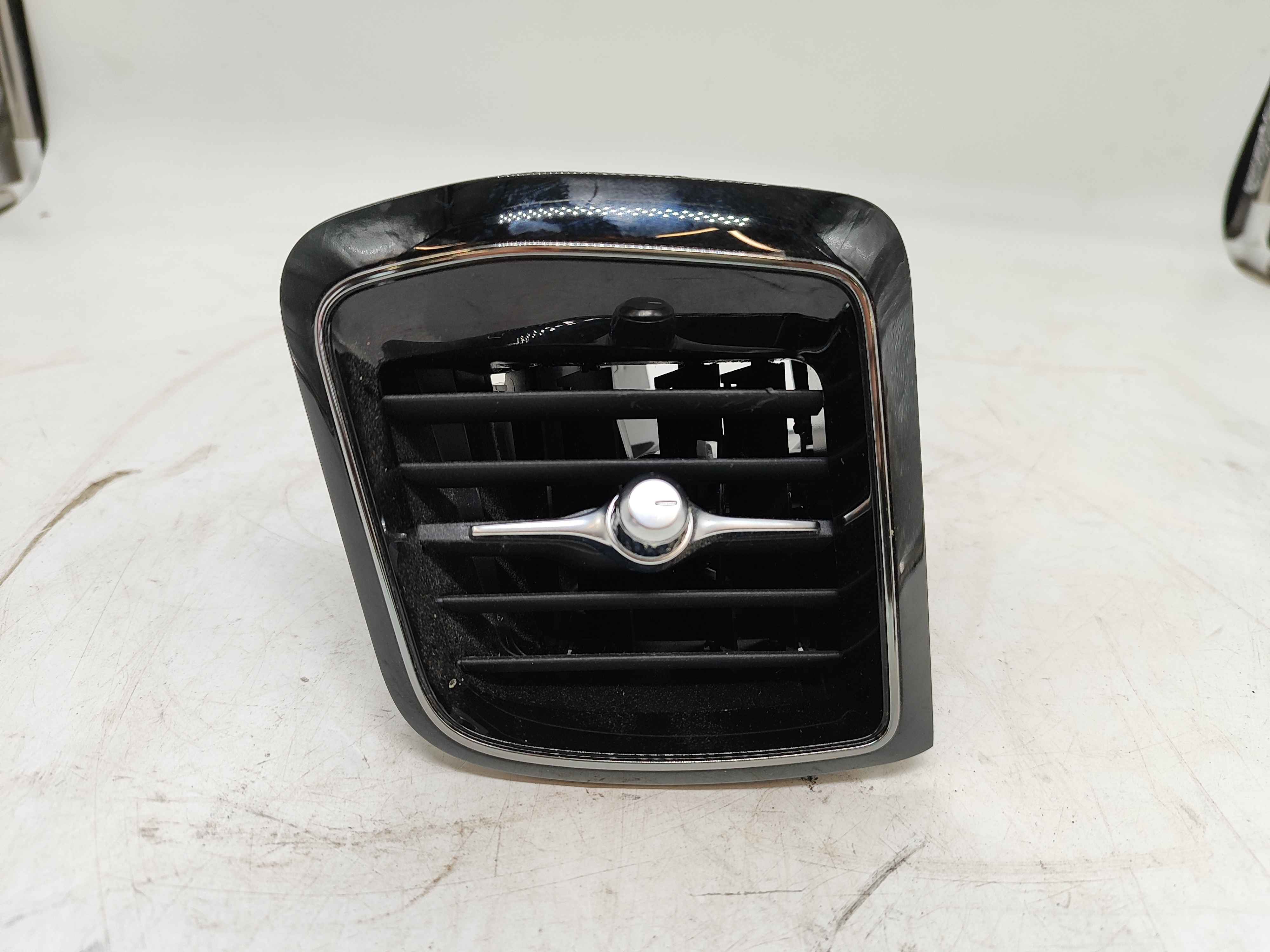 Air outlet, right (XC60 (18-))