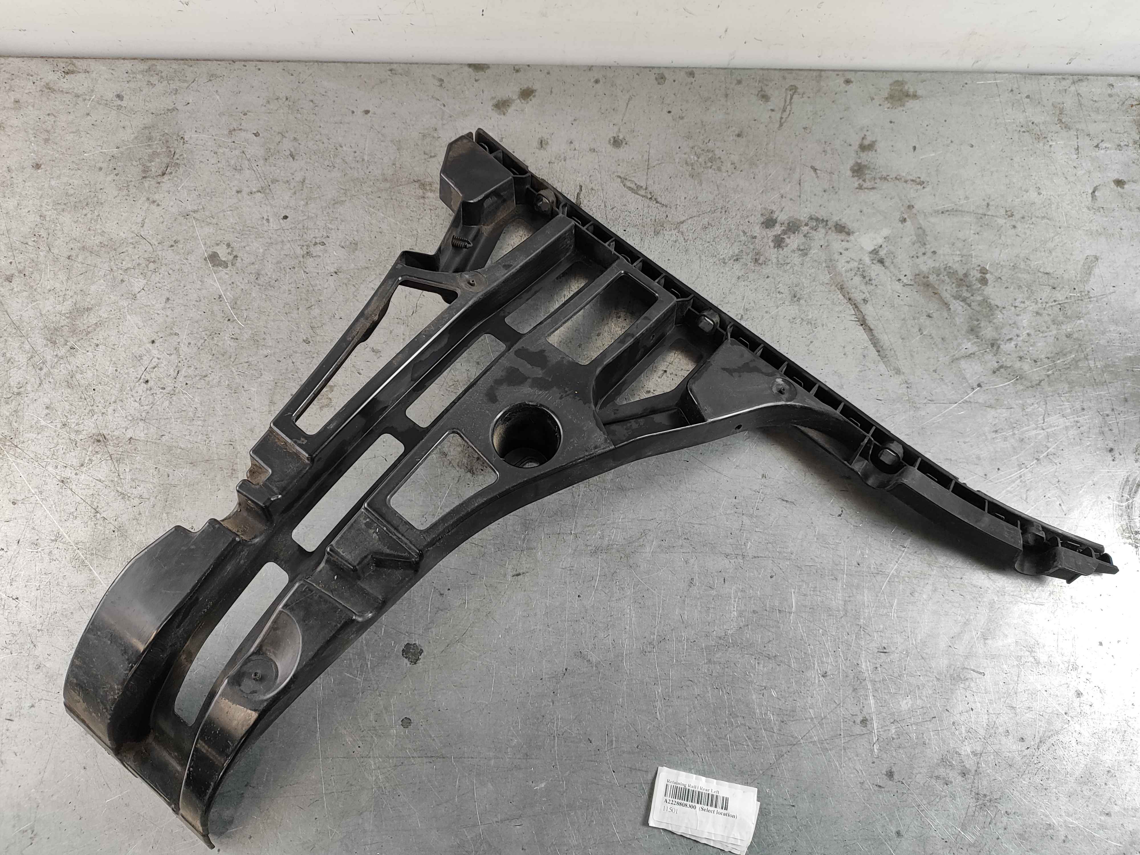 Retaining Rail | Rear Left