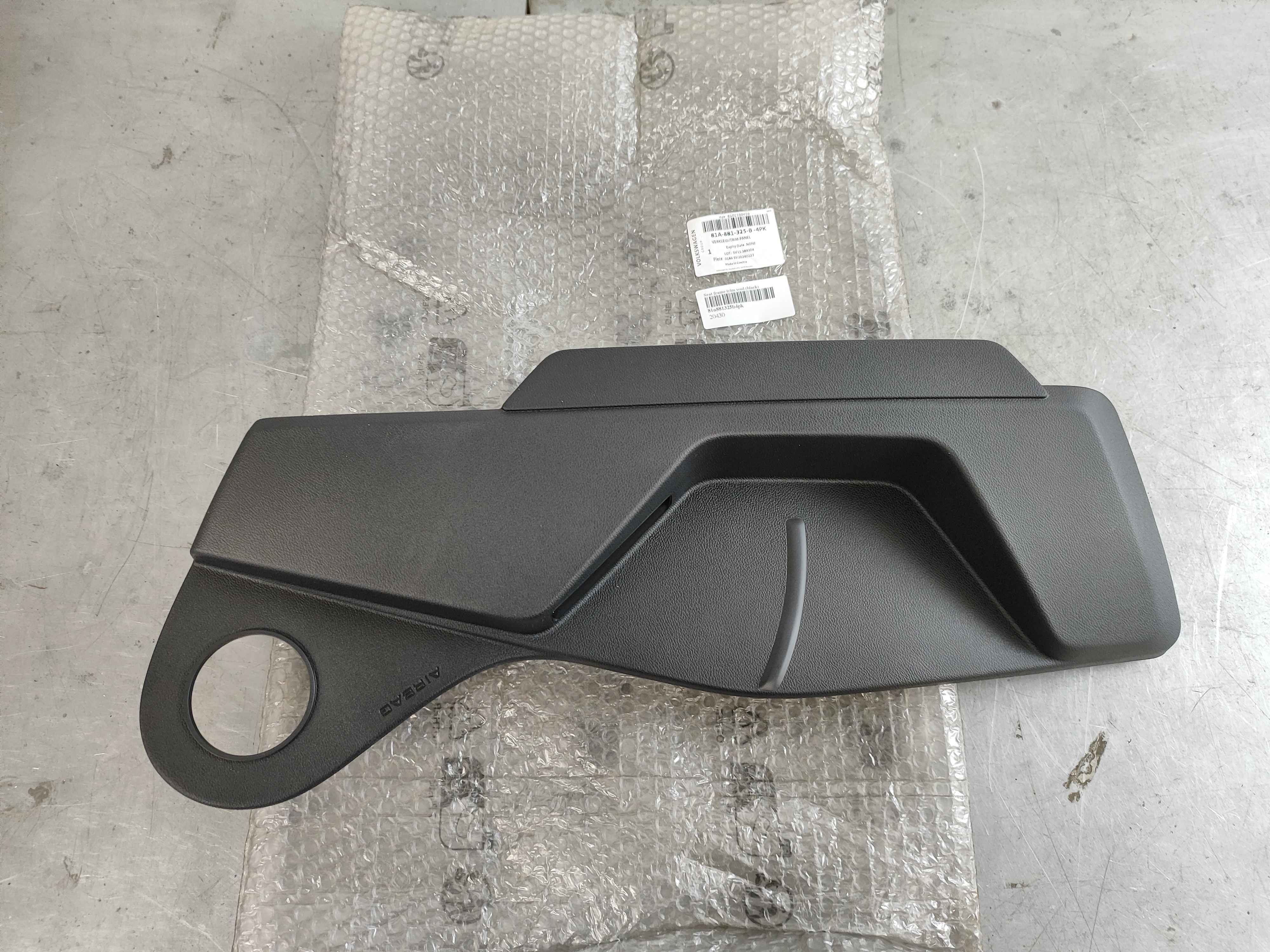 Seat frame trim soul (black)