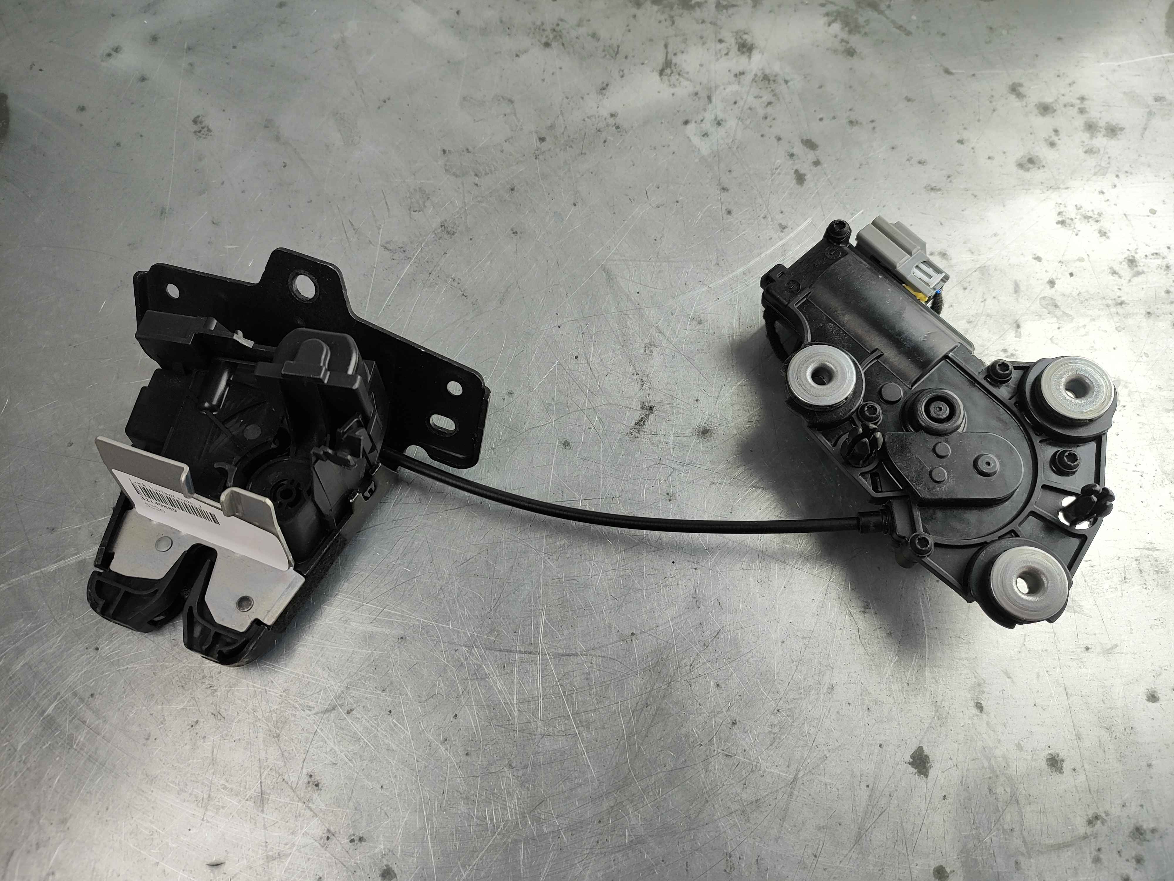 Lock Variant code: JJ01 and L702.